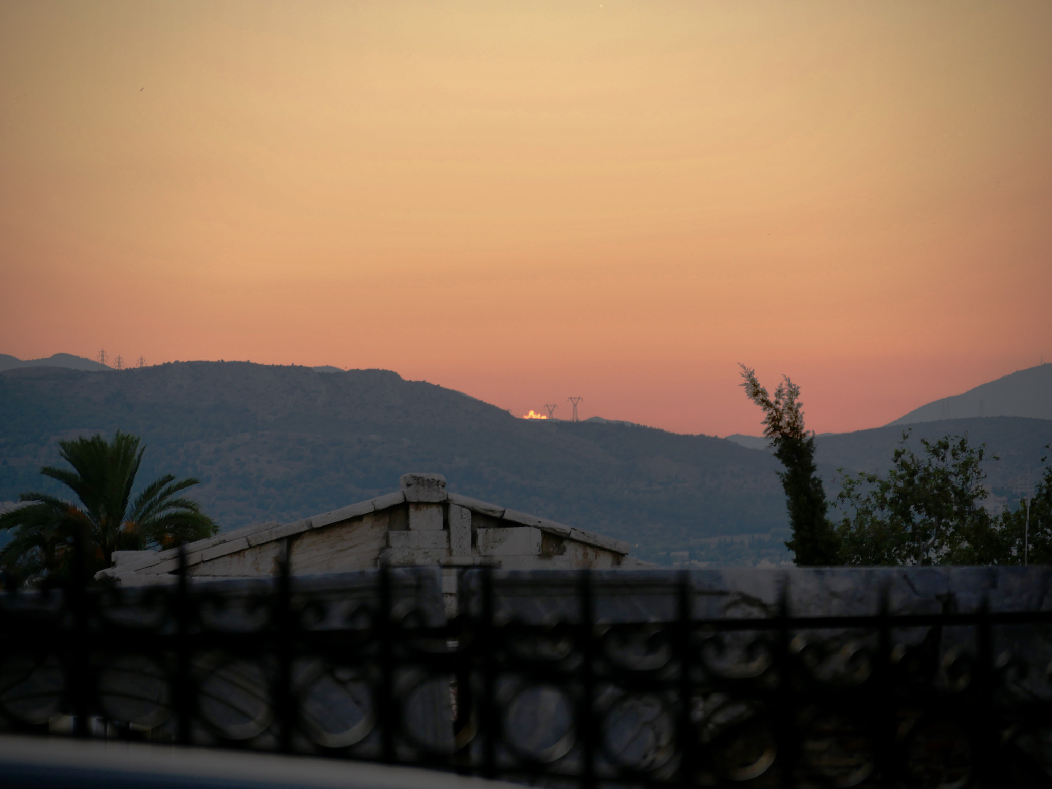 Panasonic Lumix DMC-GH4 sample photo. Orange coloured sky photography