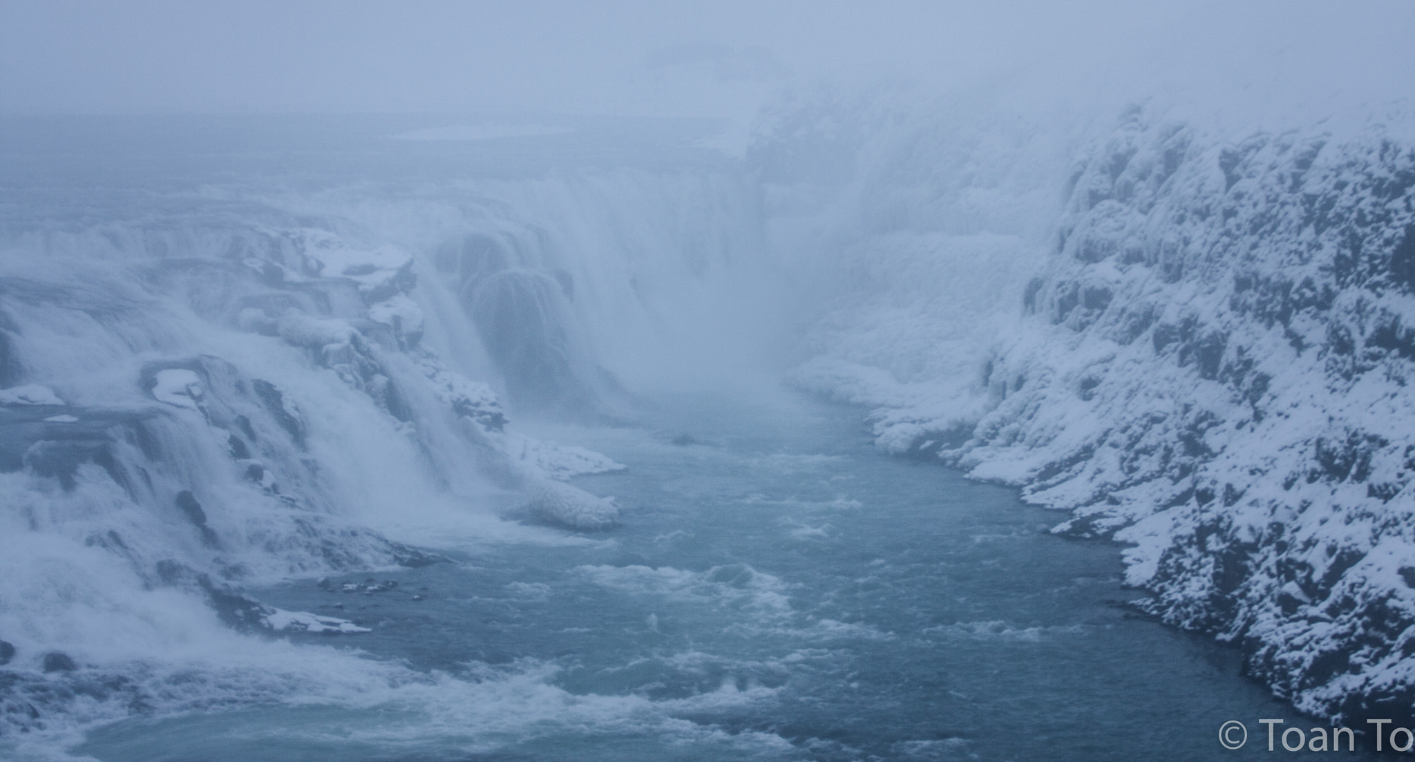 Canon EOS 40D + Canon EF 70-200mm F4L USM sample photo. Gullfoss photography