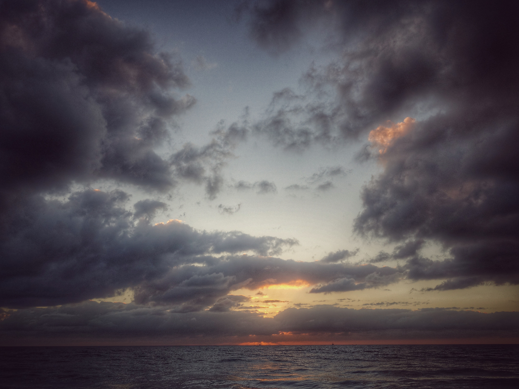 Sony 28-100mm F1.8-4.9 sample photo. Atlantic sunrise photography