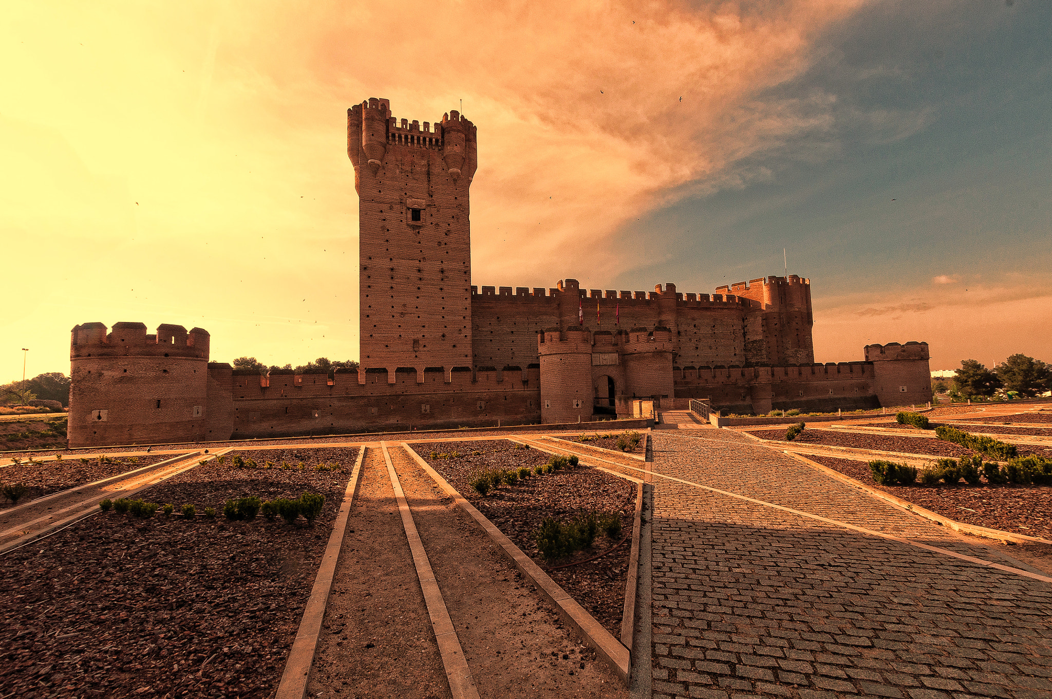 Nikon D5000 + Sigma 10-20mm F3.5 EX DC HSM sample photo. Castillo de la mota - medina del campo - valladolid photography