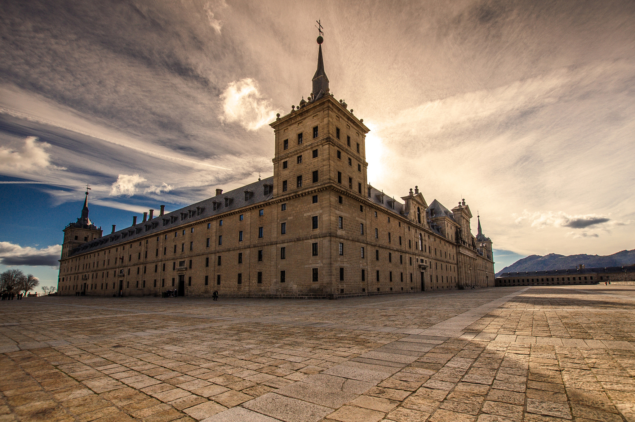 Nikon D5000 + Sigma 10-20mm F3.5 EX DC HSM sample photo. Monasterio de san lorenzo de el escorial photography