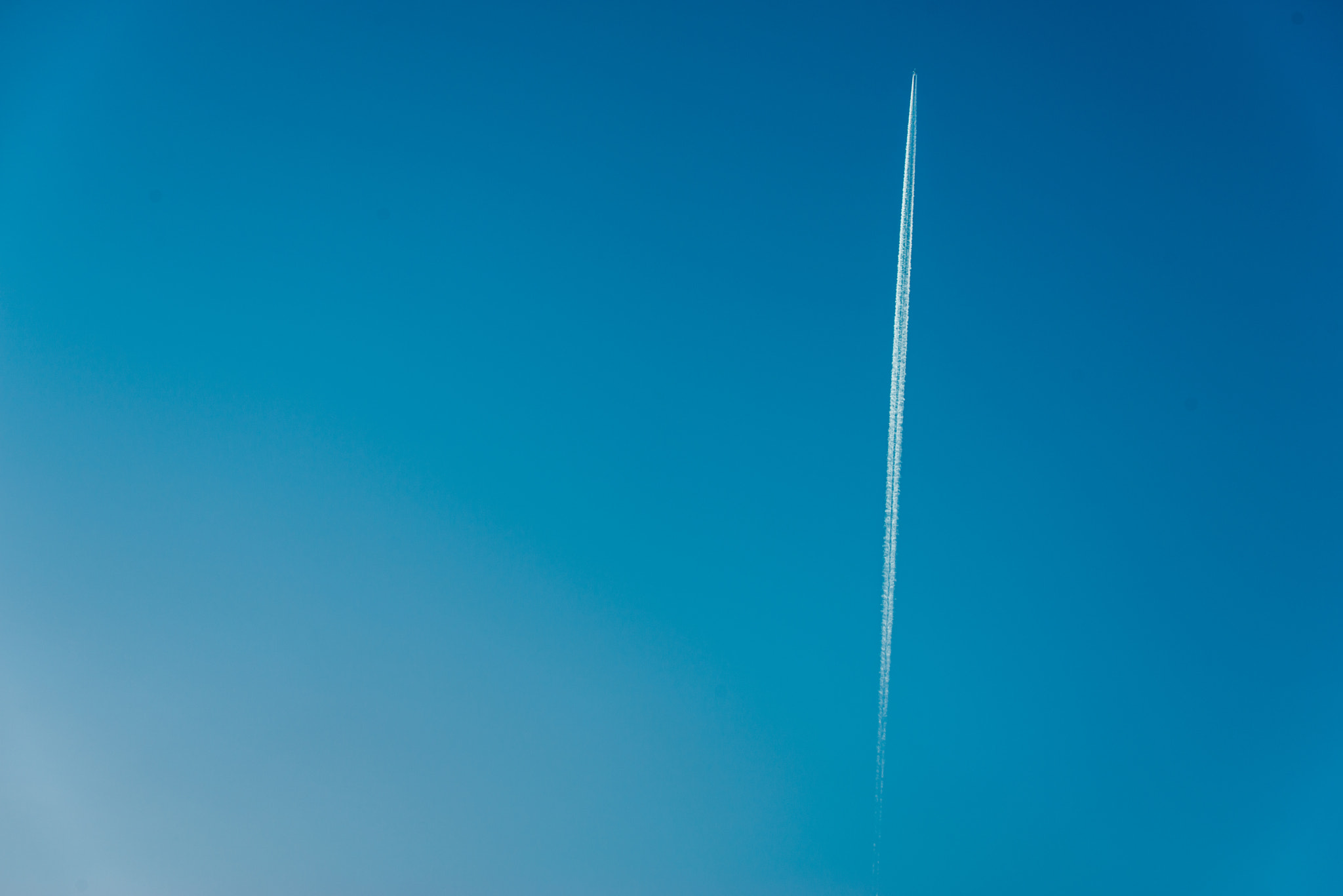 Tamron SP 70-200mm F2.8 Di VC USD sample photo. Plane photography