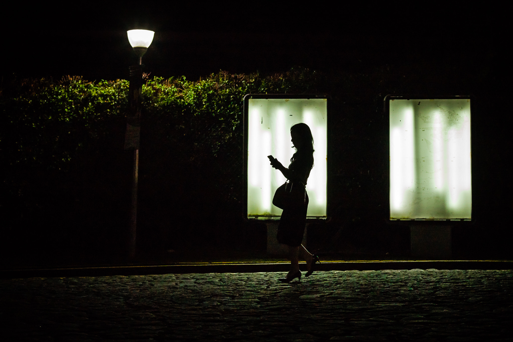 Summicron-M 1:2/50 sample photo. Quiet street photography