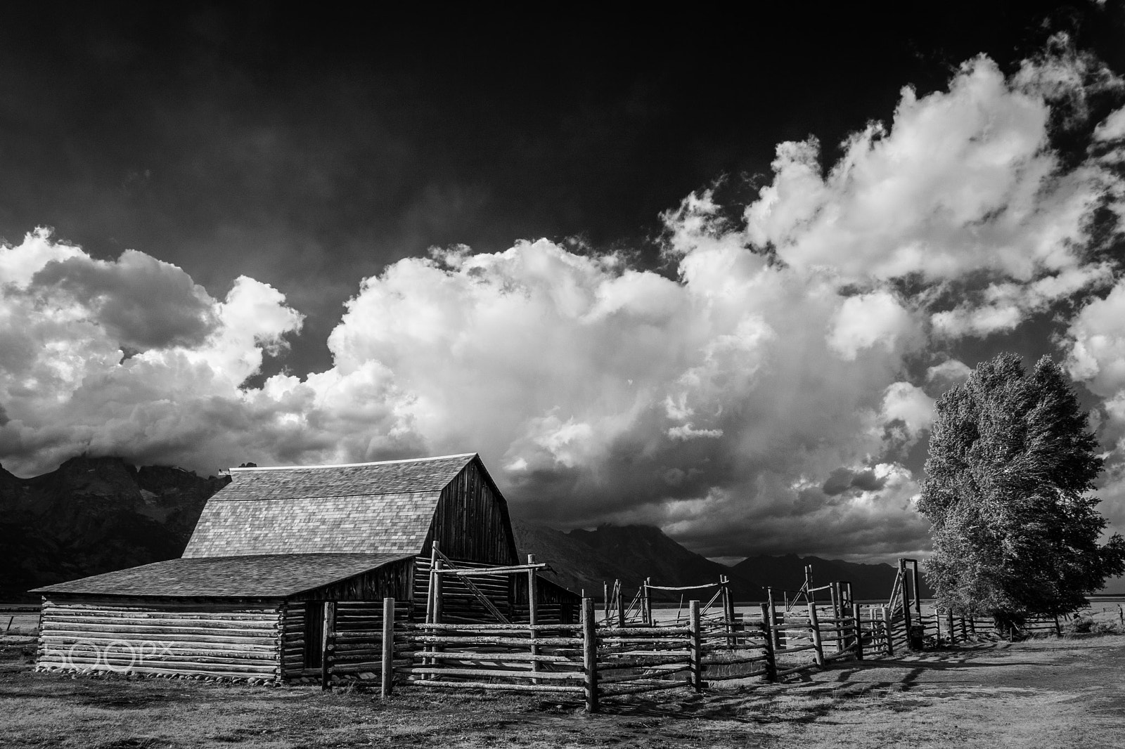 Sigma 18-250mm F3.5-6.3 DC OS HSM sample photo. Old farm photography