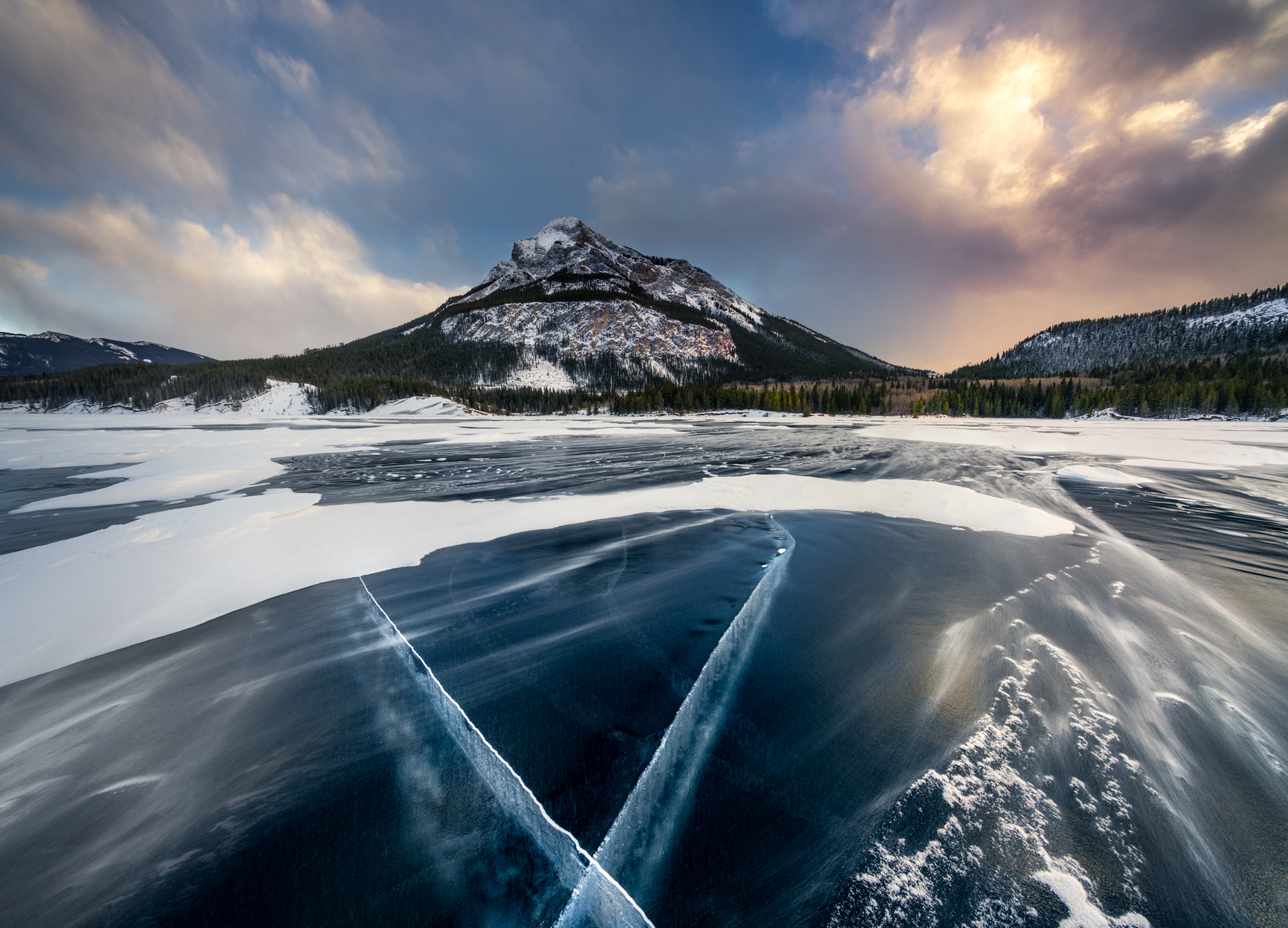 Voigtlander HELIAR-HYPER WIDE 10mm F5.6 sample photo. Ice rhapsody photography