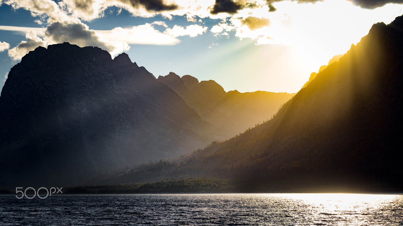 Sigma 18-250mm F3.5-6.3 DC OS HSM sample photo. Last sunbeams photography