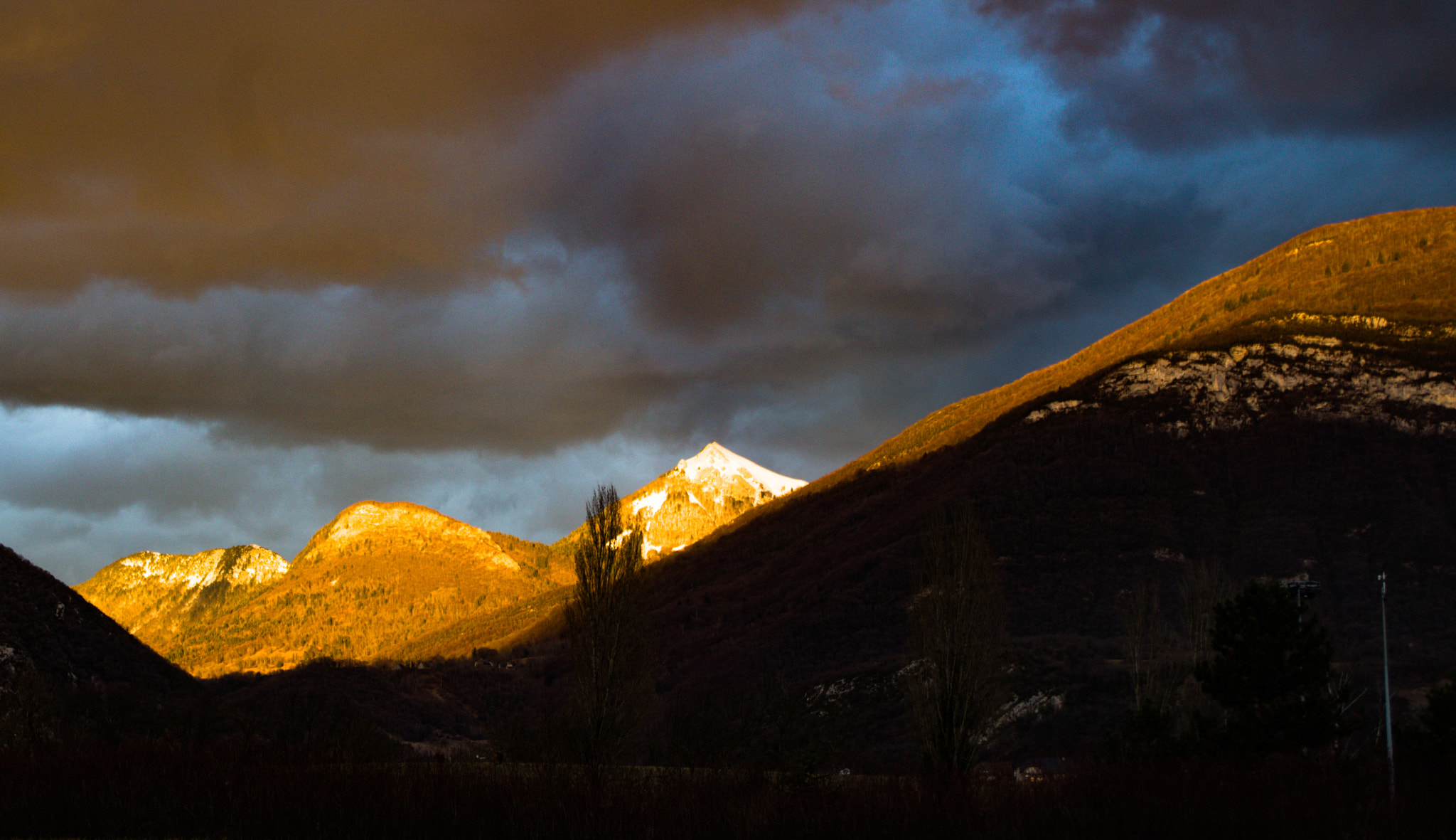 Pentax K-30 sample photo. Coucher de soleil à la montagne  photography