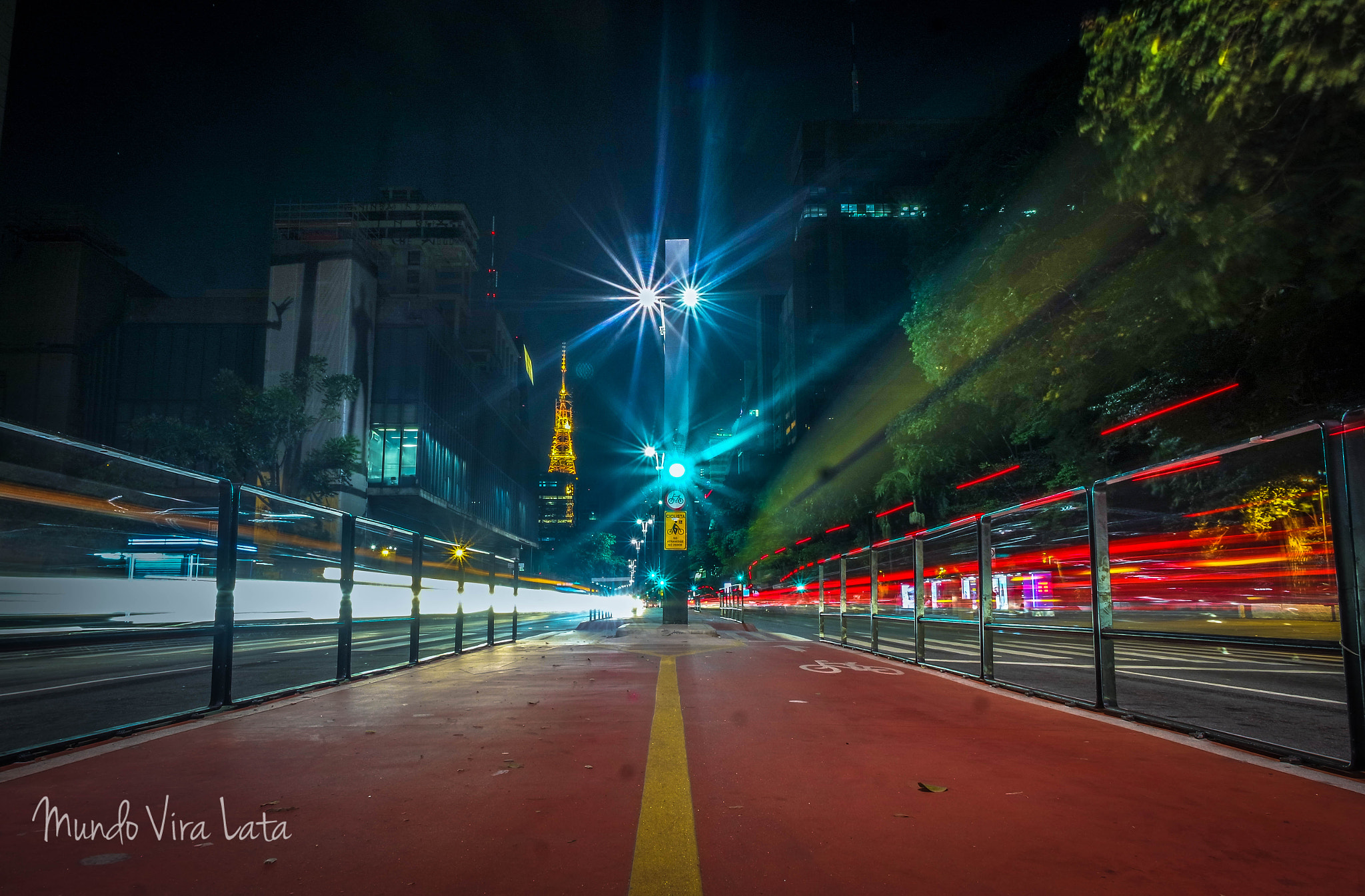 Samsung NX3000 + NX 16mm F2.4 sample photo. Paulista avenue photography