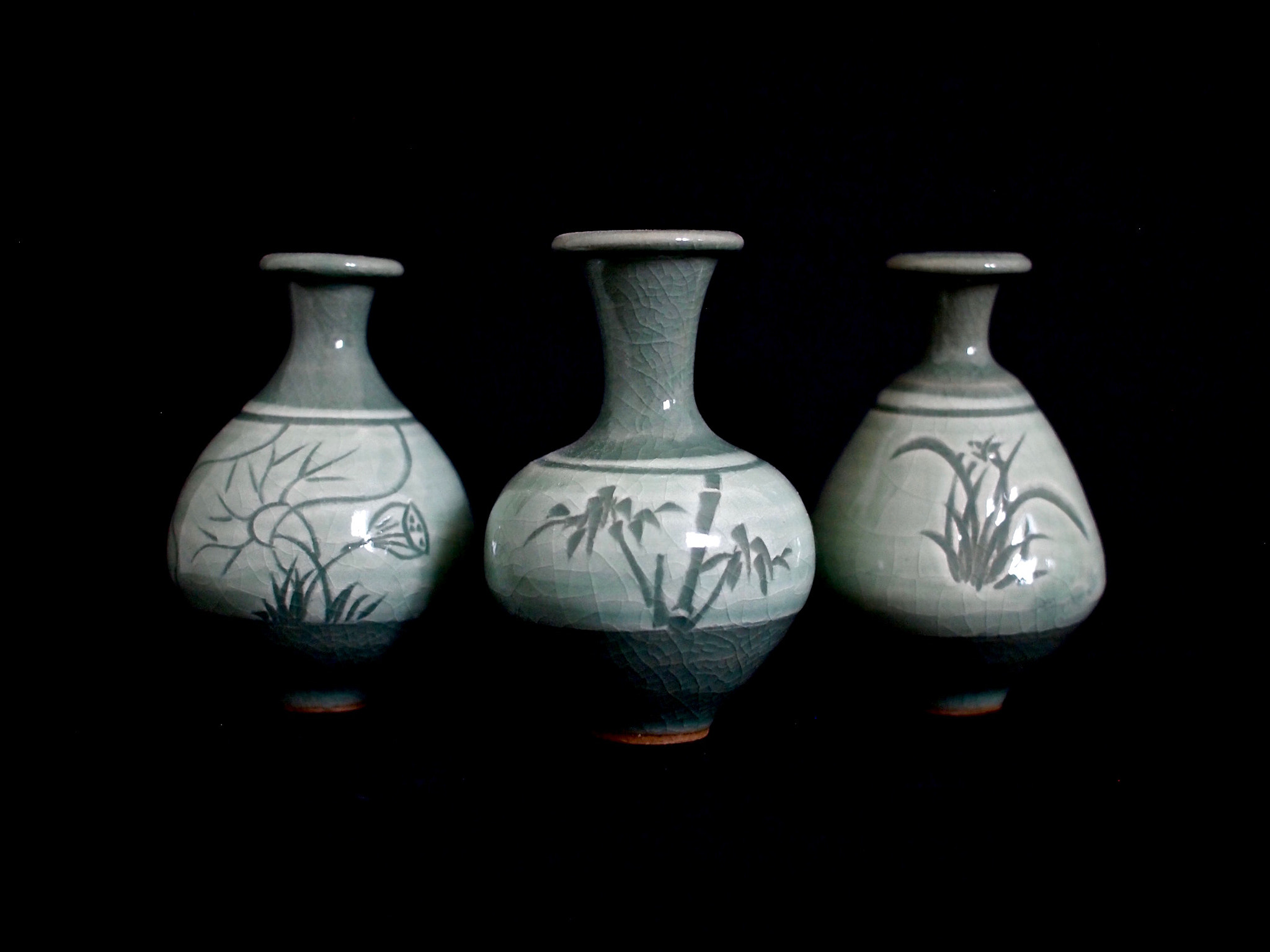 Olympus PEN E-PL1 + Olympus Zuiko Digital 25mm F2.8 Pancake sample photo. 青瓷 - celadon (chinese) vases photography