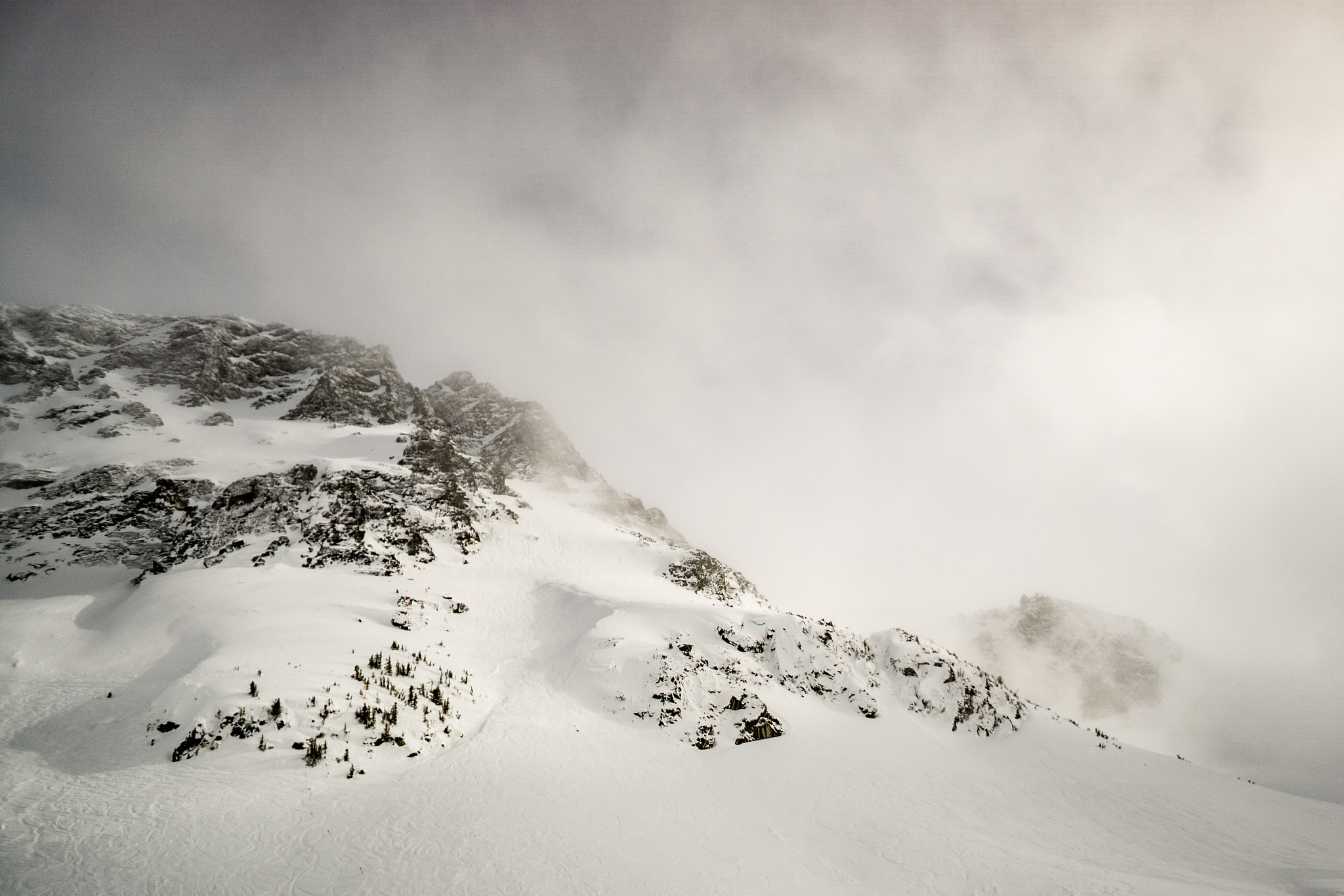Sony a6000 + Sony E 16mm F2.8 sample photo. The mountains are calling photography