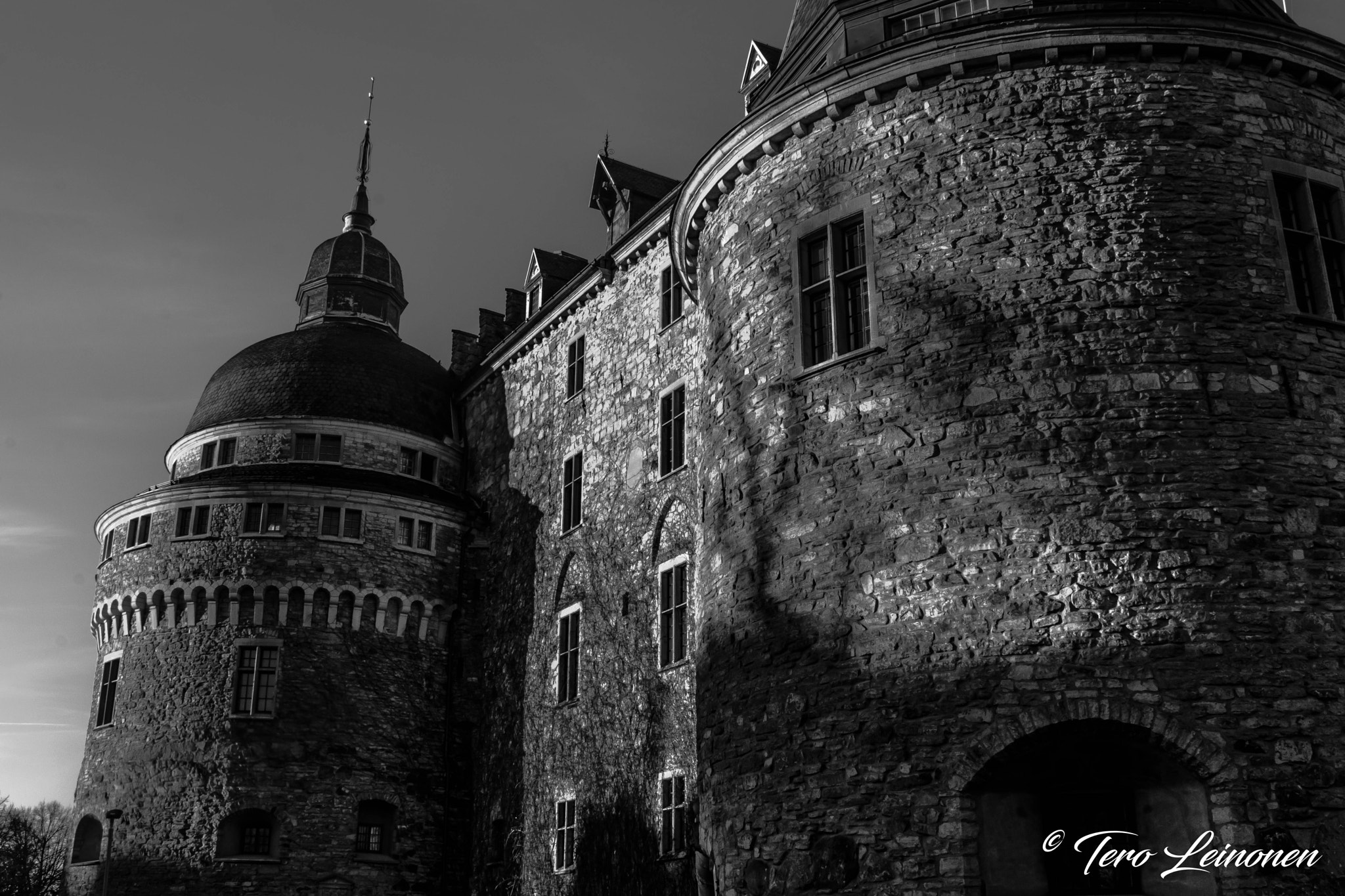 Sony SLT-A77 + Minolta AF 24mm F2.8 sample photo. Örebro castle, sweden photography