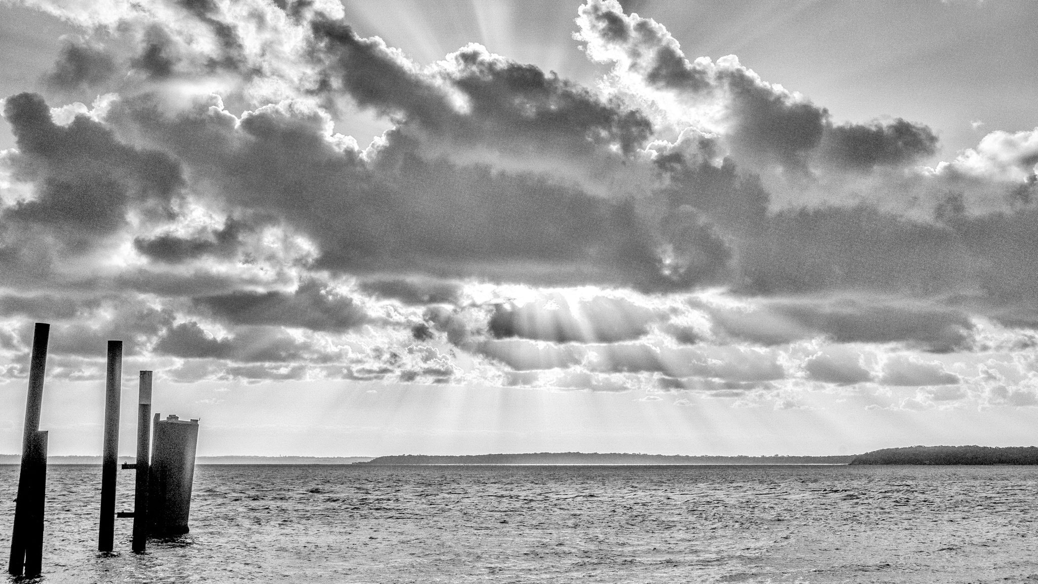 Sony E 18-200mm F3.5-6.3 OSS sample photo. Rays on horseshoe bay photography