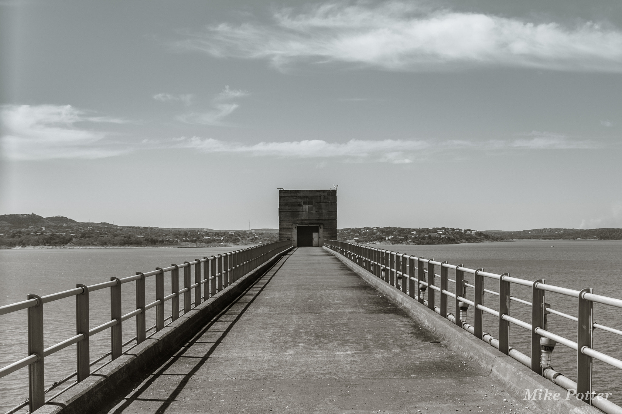 Sony a6000 + Sony E 18-55mm F3.5-5.6 OSS sample photo. Intake symmetry photography