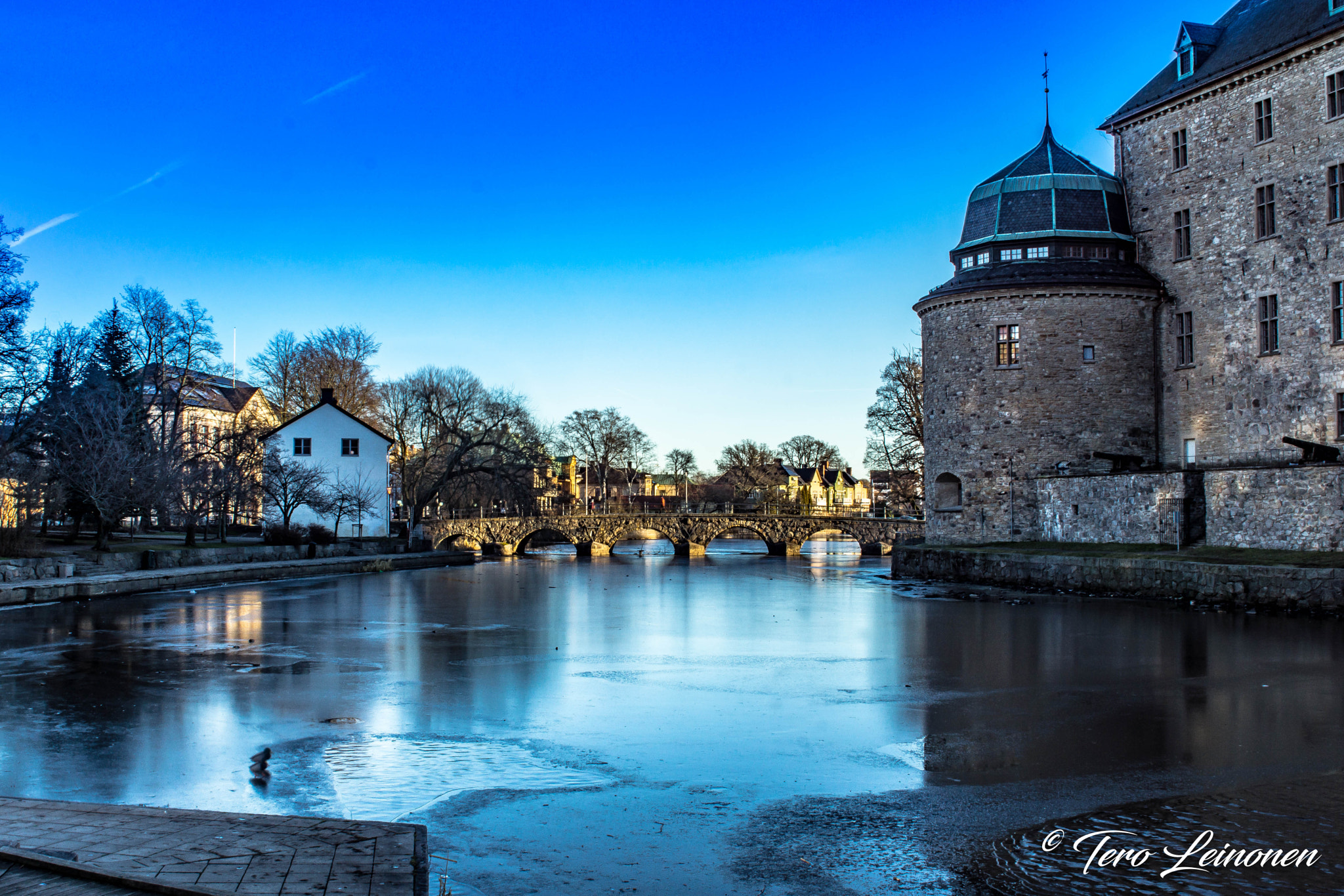 Sony SLT-A77 + Minolta AF 24mm F2.8 sample photo. Örebro castle photography