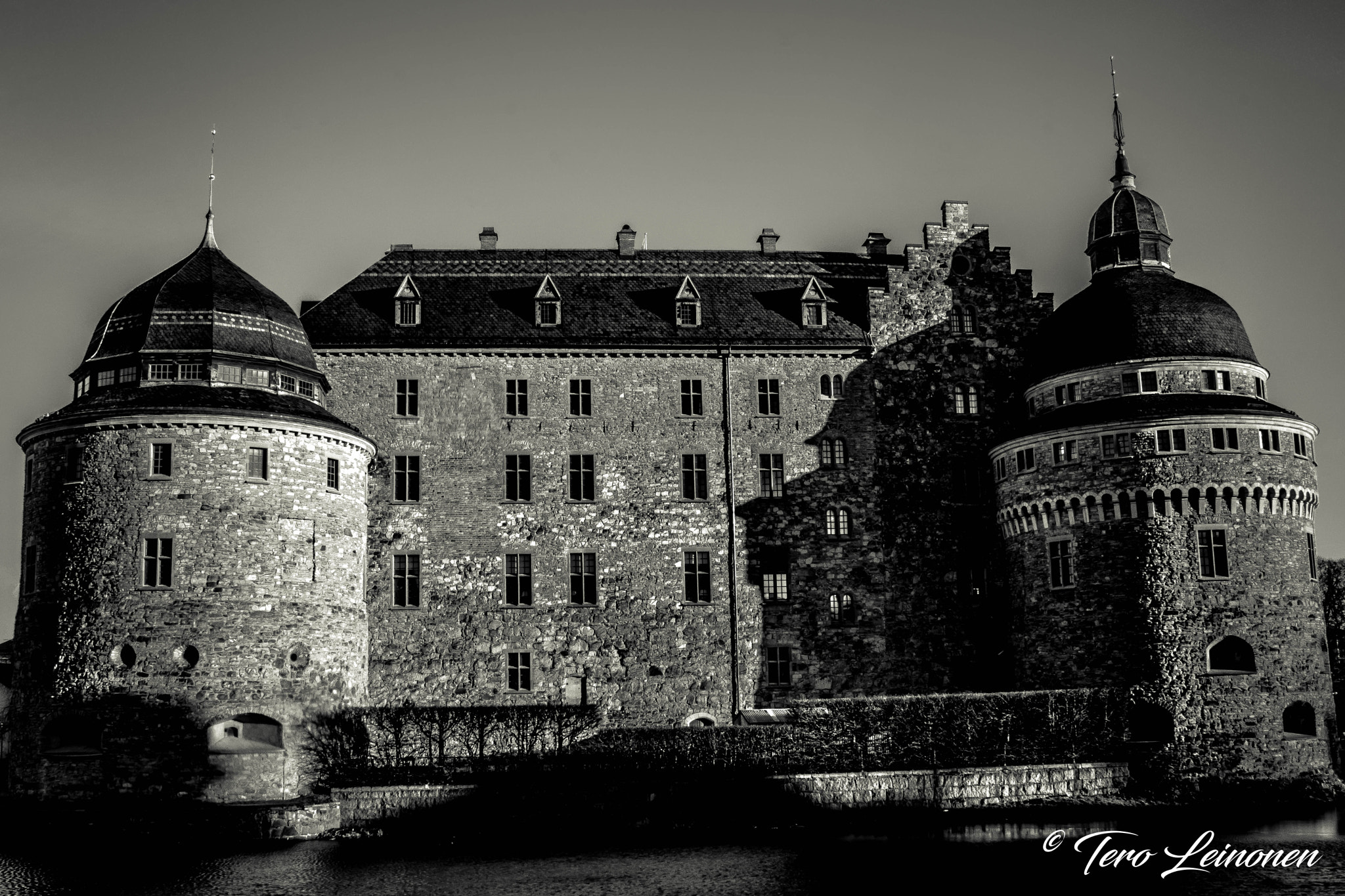 Sony SLT-A77 + Minolta AF 24mm F2.8 sample photo. Örebro castle photography