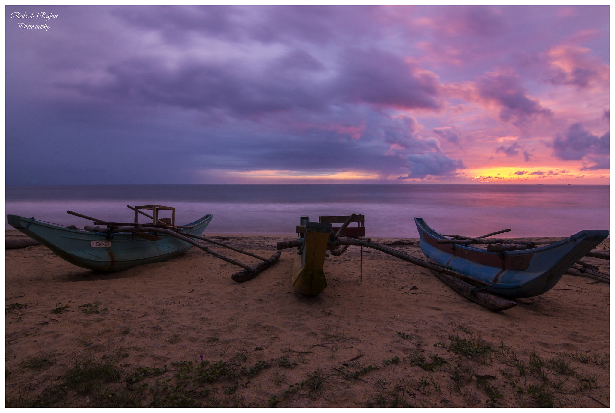 Canon EOS 600D (Rebel EOS T3i / EOS Kiss X5) sample photo. Gorgeous boossa beach sunset photography