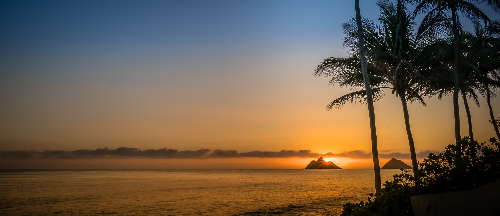 Sony a7R II + Canon EF 16-35mm F2.8L II USM sample photo. Moku nui pukana la photography
