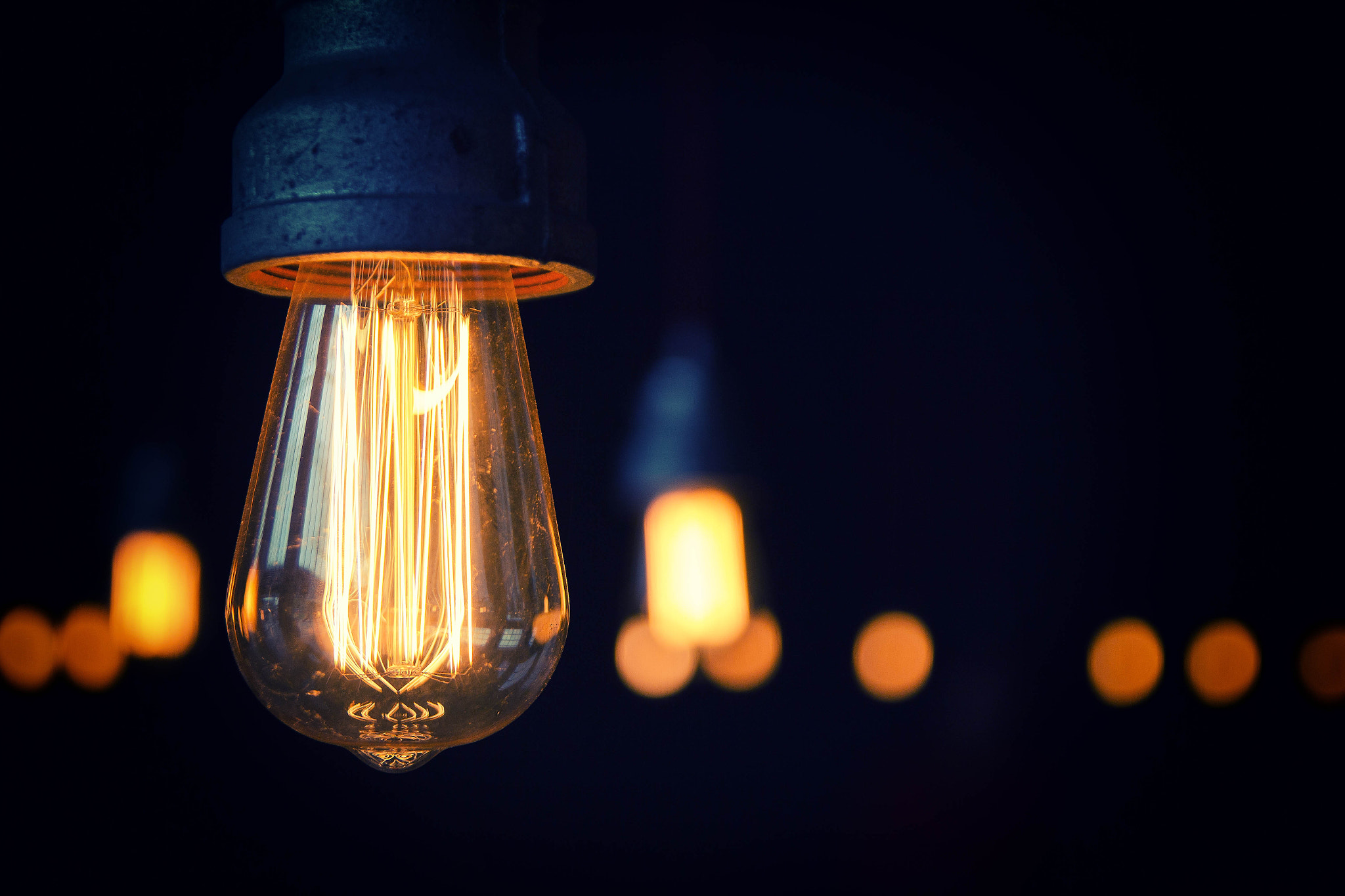Canon EF-S 17-55mm F2.8 IS USM sample photo. Bulb. photography