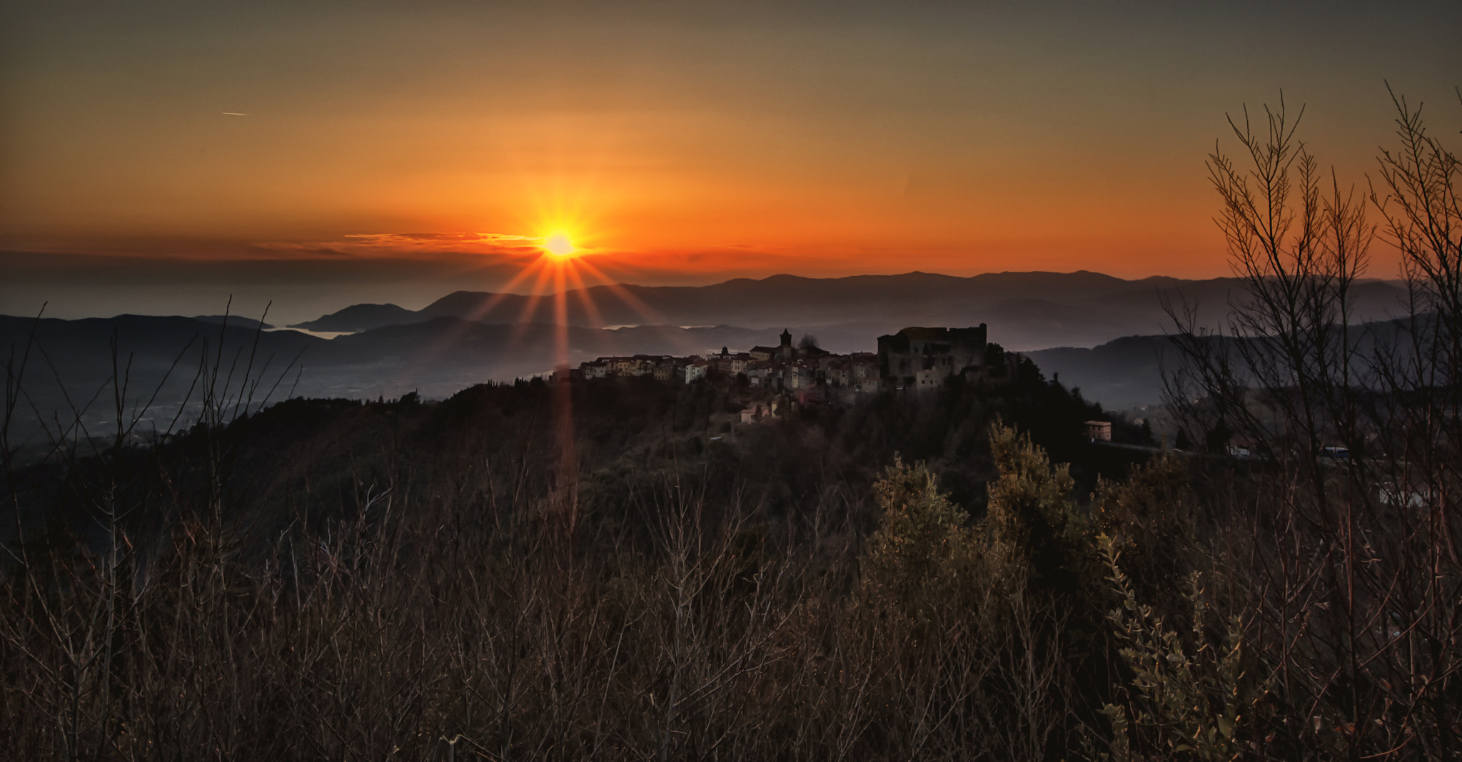 Nikon D50 + Sigma 10-20mm F3.5 EX DC HSM sample photo. Winter sunset photography