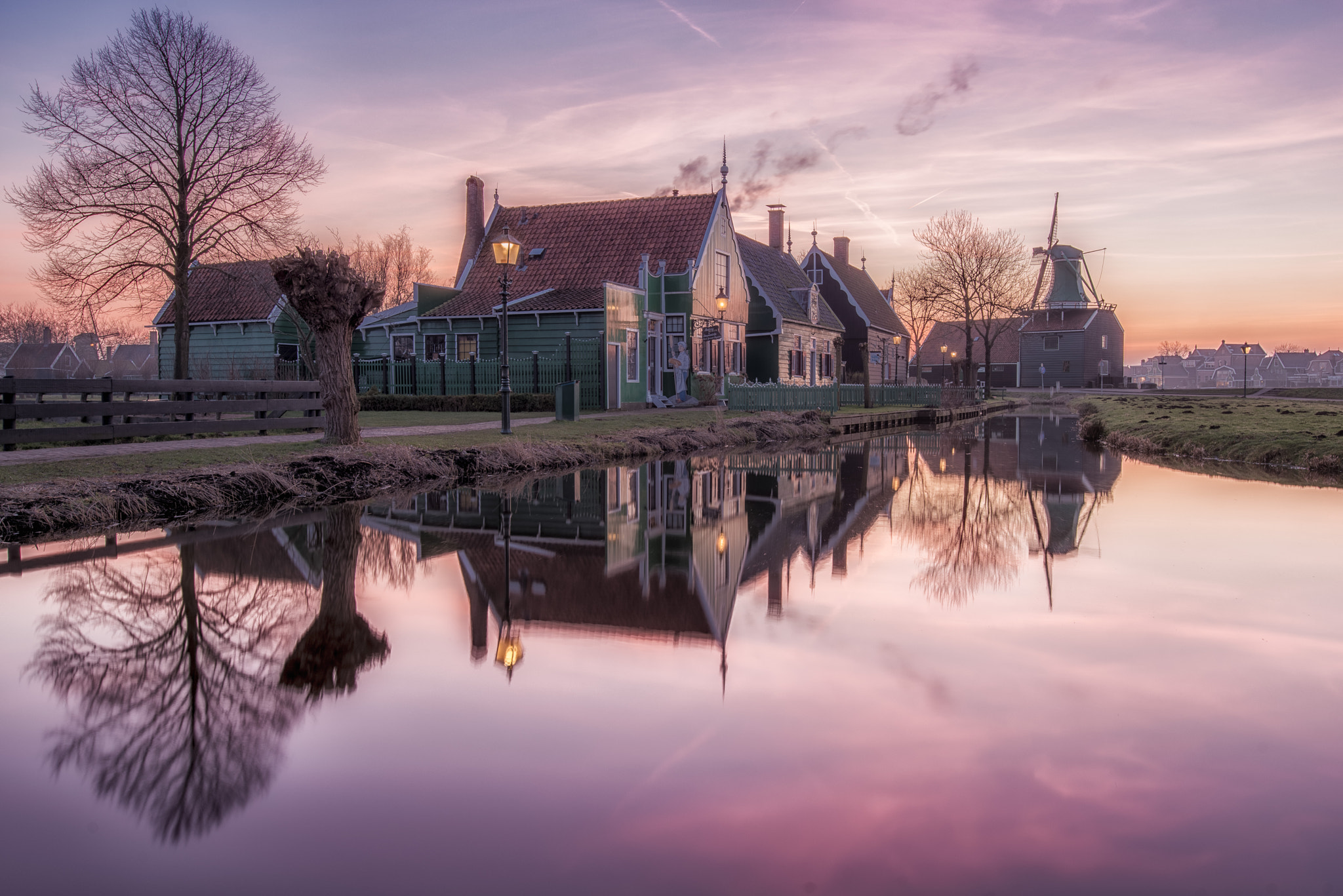 Nikon AF-S Nikkor 18-35mm F3.5-4.5G ED sample photo. Windmill village photography