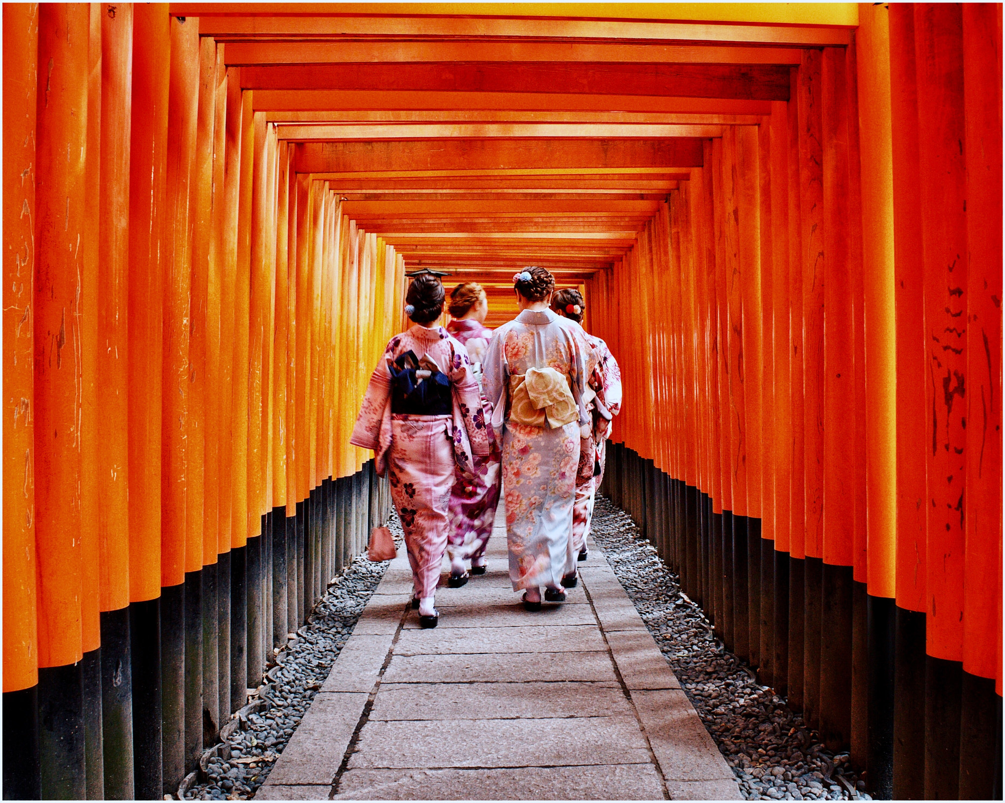 Canon EOS 500D (EOS Rebel T1i / EOS Kiss X3) sample photo. Japanese girls in kimono photography