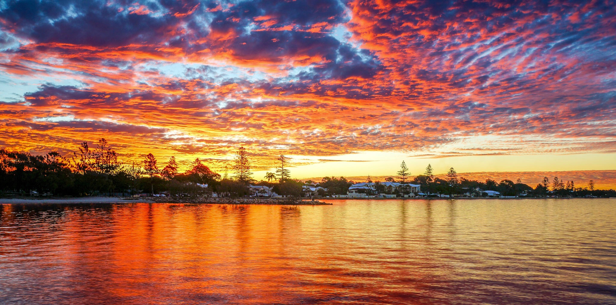 Sony Alpha NEX-7 + Sony E 18-200mm F3.5-6.3 OSS sample photo. Sunset from wynnum pier photography