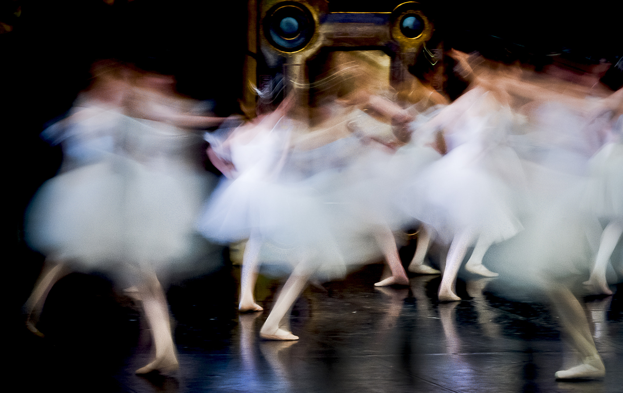 Nikon D300 + Sigma 70-200mm F2.8 EX DG OS HSM sample photo. Ballet abstract photography