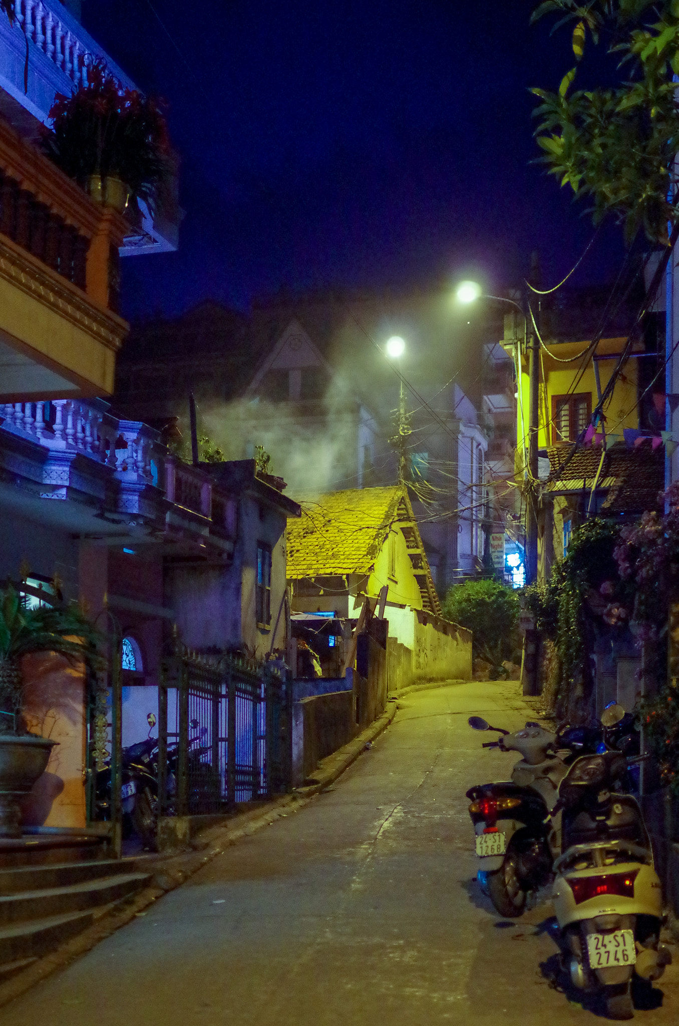 Pentax smc DA 35mm F2.4 AL sample photo. Blue hour photography