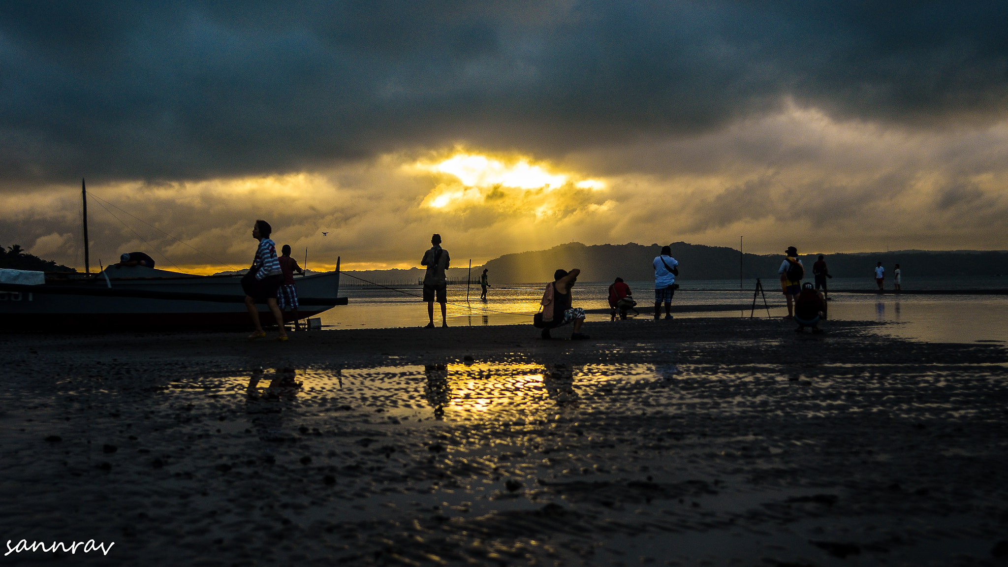 AF Zoom-Nikkor 35-70mm f/2.8D sample photo. Early morning at villa photography