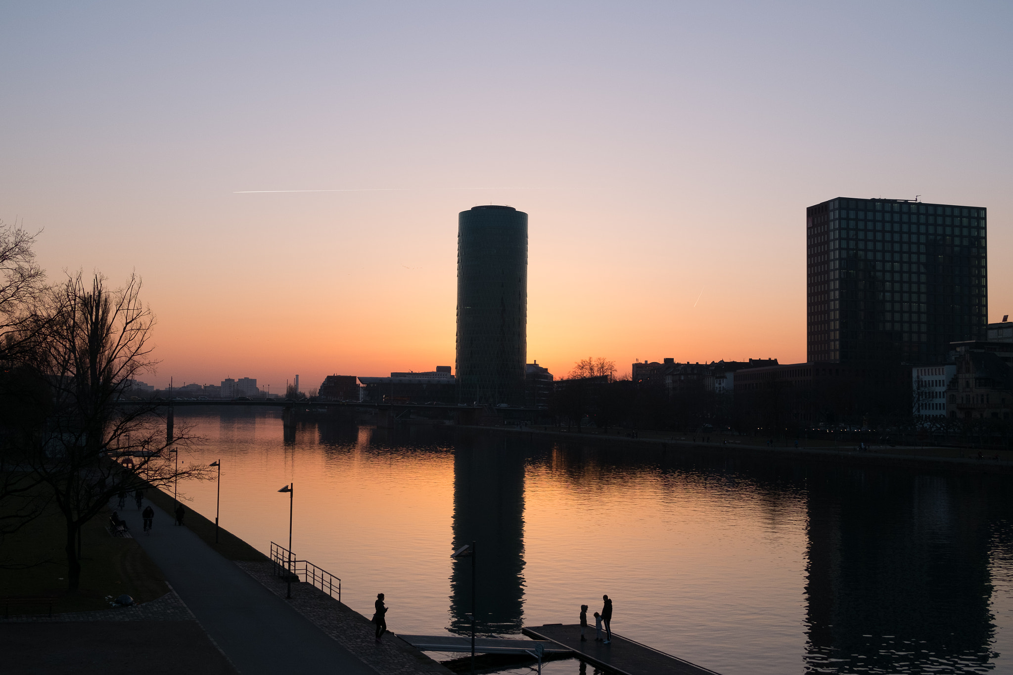 Fujifilm XC 16-50mm F3.5-5.6 OIS sample photo. Abend am main photography