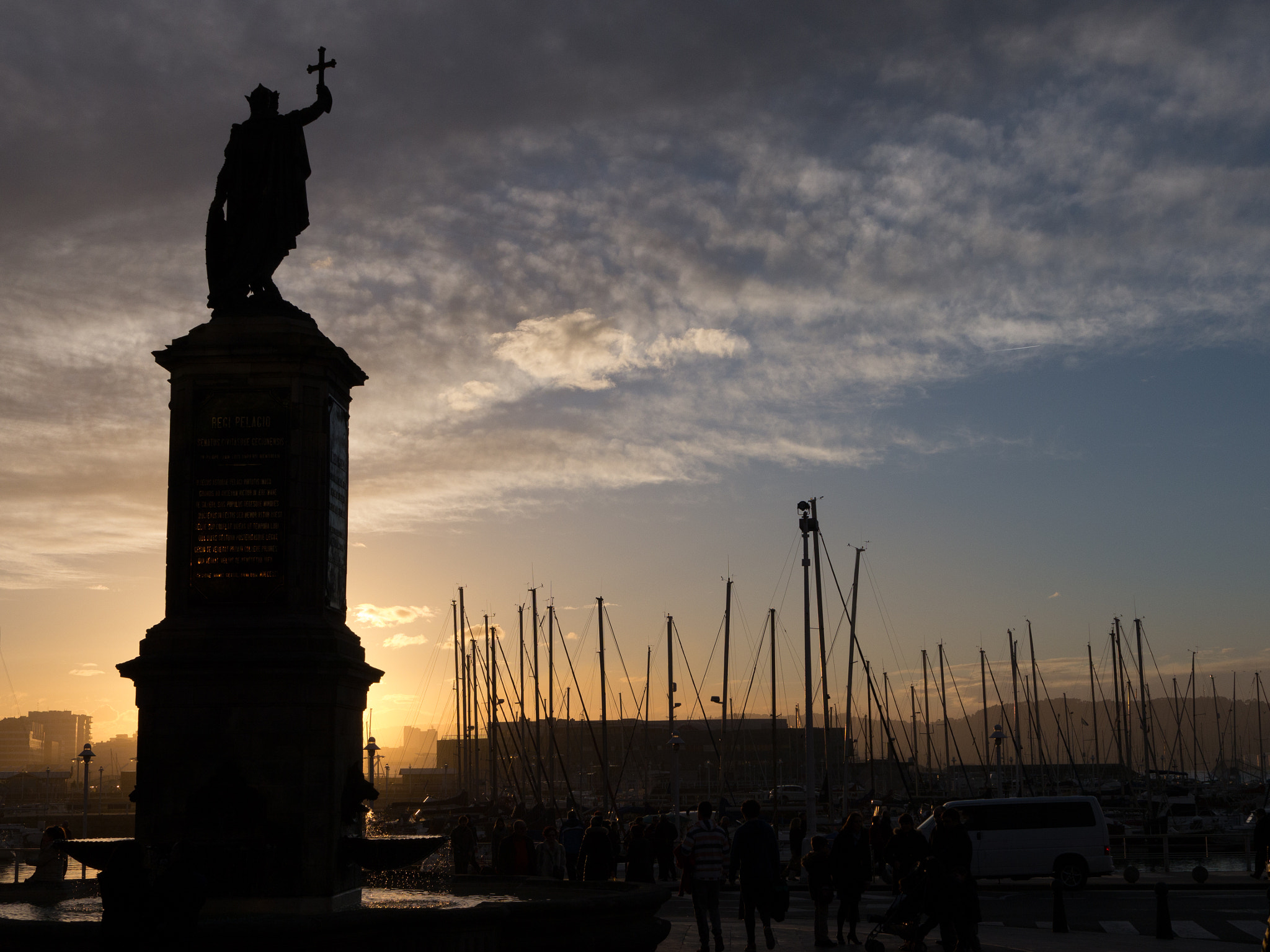 Panasonic Lumix DMC-GH2 + LUMIX G 25/F1.7 sample photo. Sunset in gijon photography