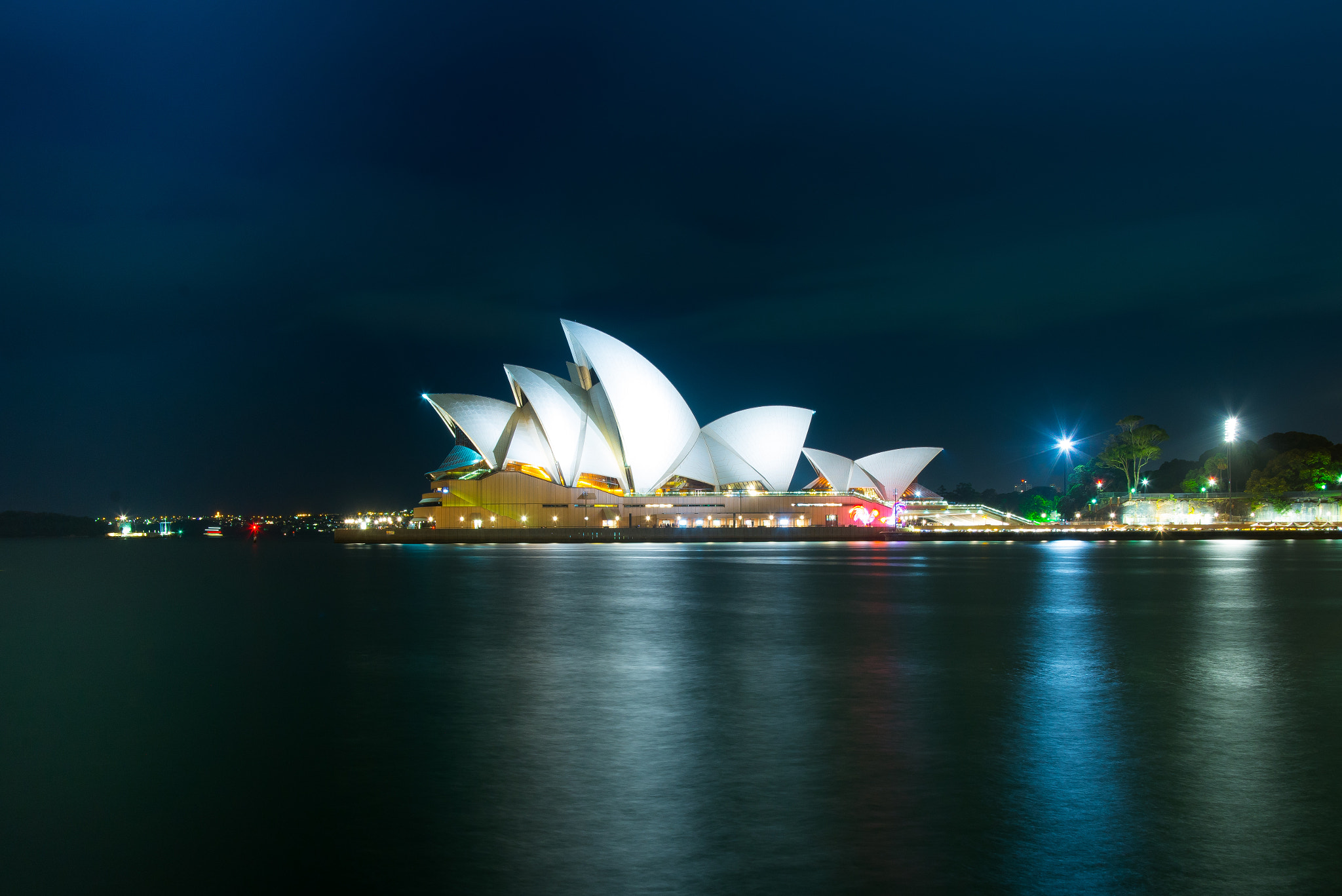 Nikon D610 + Sigma 17-35mm F2.8-4 EX DG  Aspherical HSM sample photo. Opera house photography