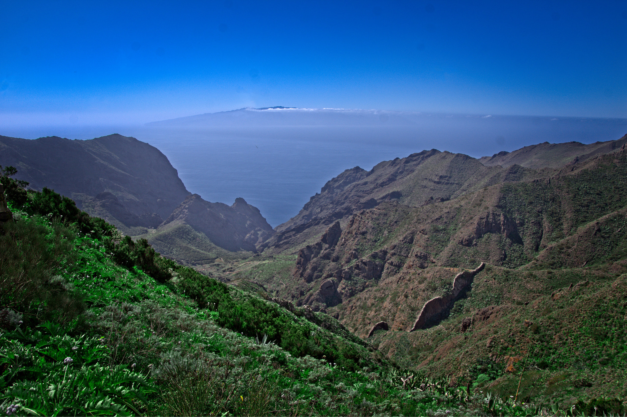 Sony SLT-A55 (SLT-A55V) + DT 18-270mm F3.5-6.3 sample photo. Tenerife view on gomera photography