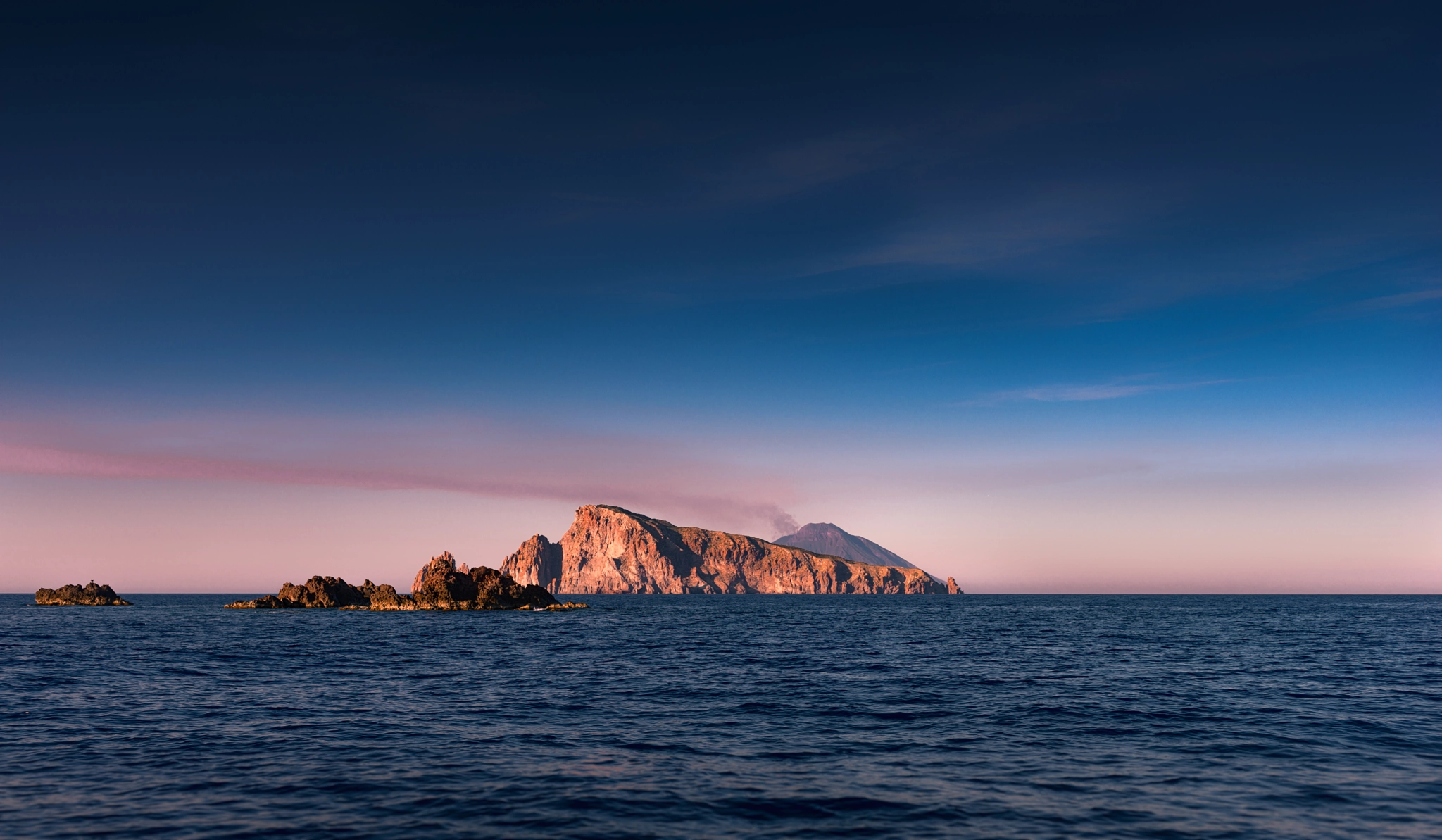 Nikon AF-S Nikkor 28-70mm F2.8 ED-IF sample photo. View to stromboli photography