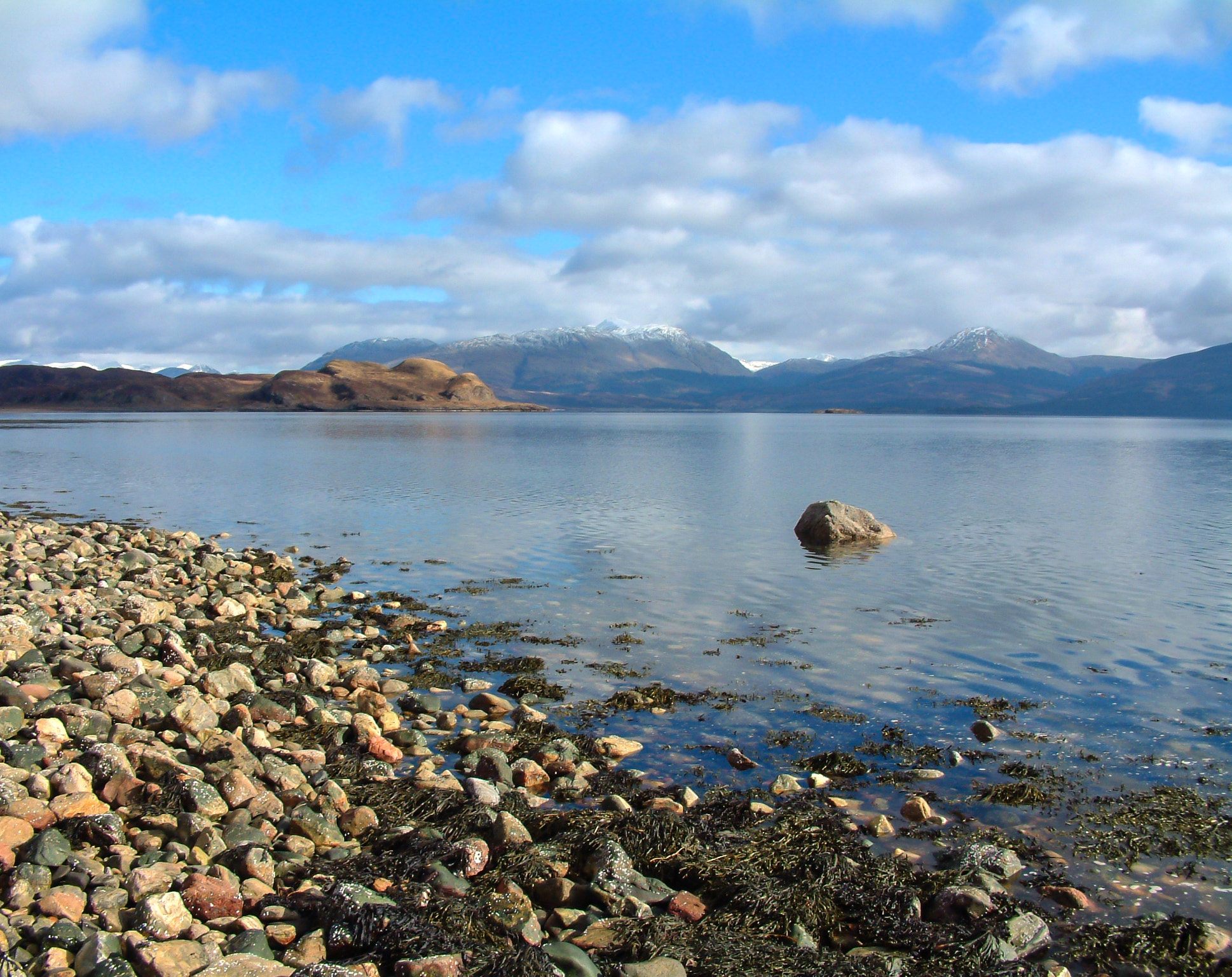 Fujifilm FinePix6900ZOOM sample photo. Loch linnhie. scotland. photography