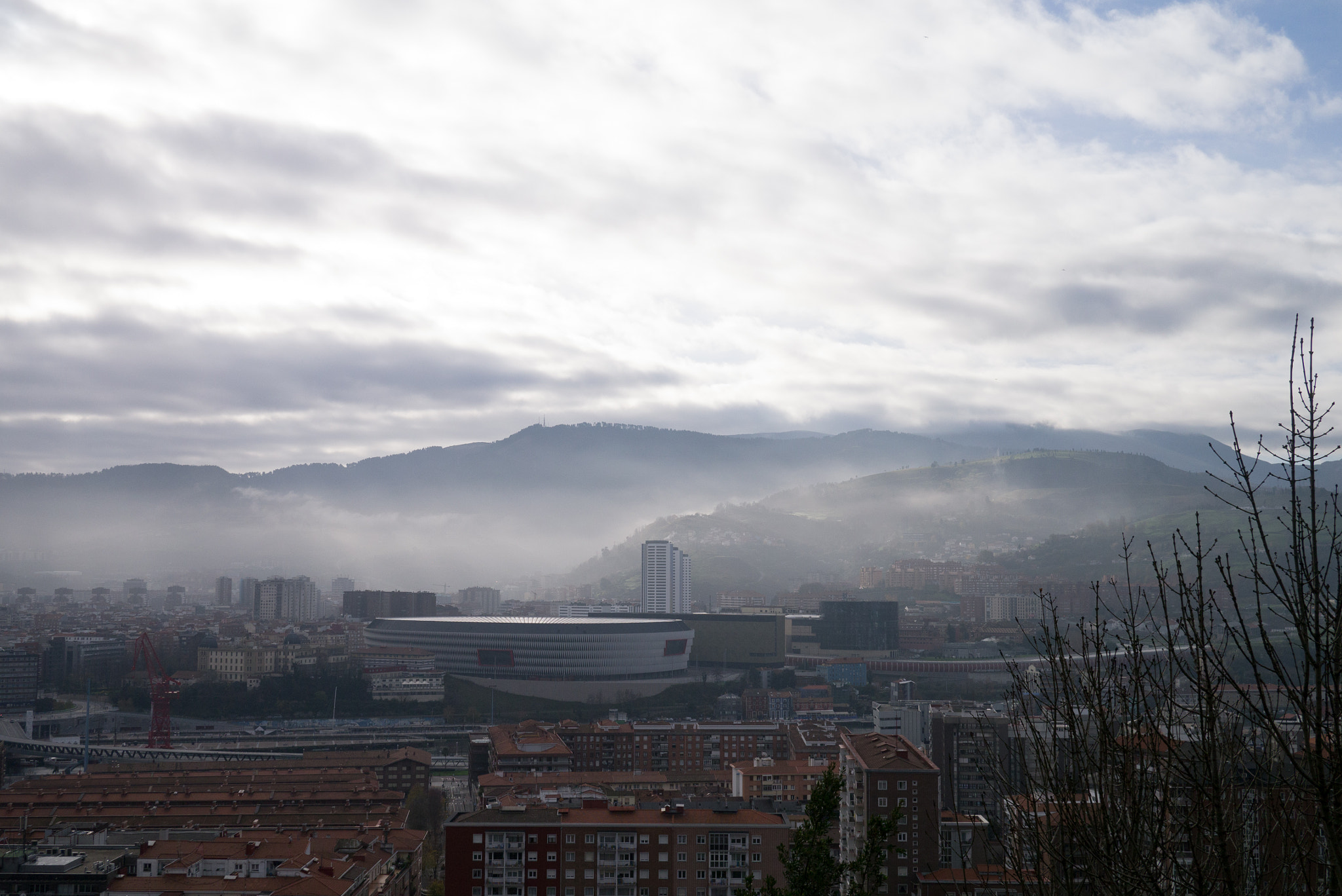 Panasonic Lumix DMC-GX1 + Panasonic Lumix G 20mm F1.7 ASPH sample photo. Bilbao, overcast photography