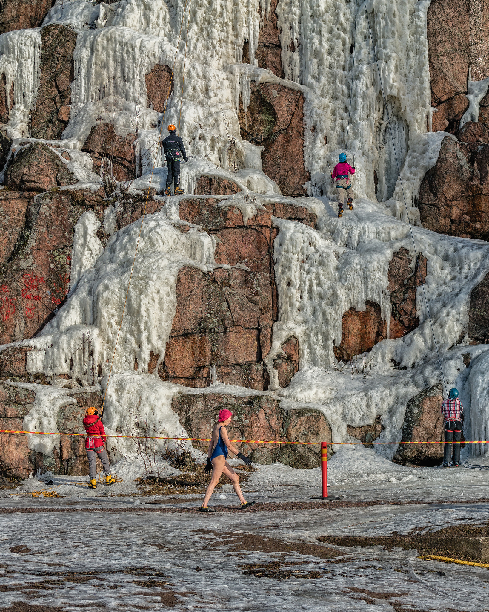 Sony a7R II + Sony Sonnar T* FE 35mm F2.8 ZA sample photo. Ice activities. photography