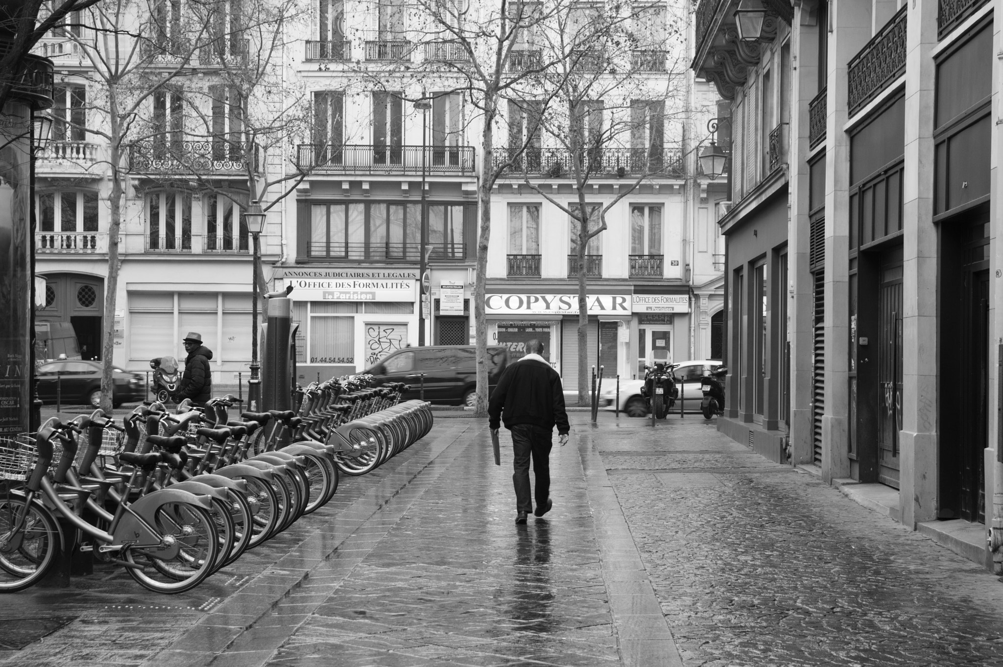 Pentax K-3 + Sigma 17-50mm F2.8 EX DC HSM sample photo. Rental bikes, paris photography