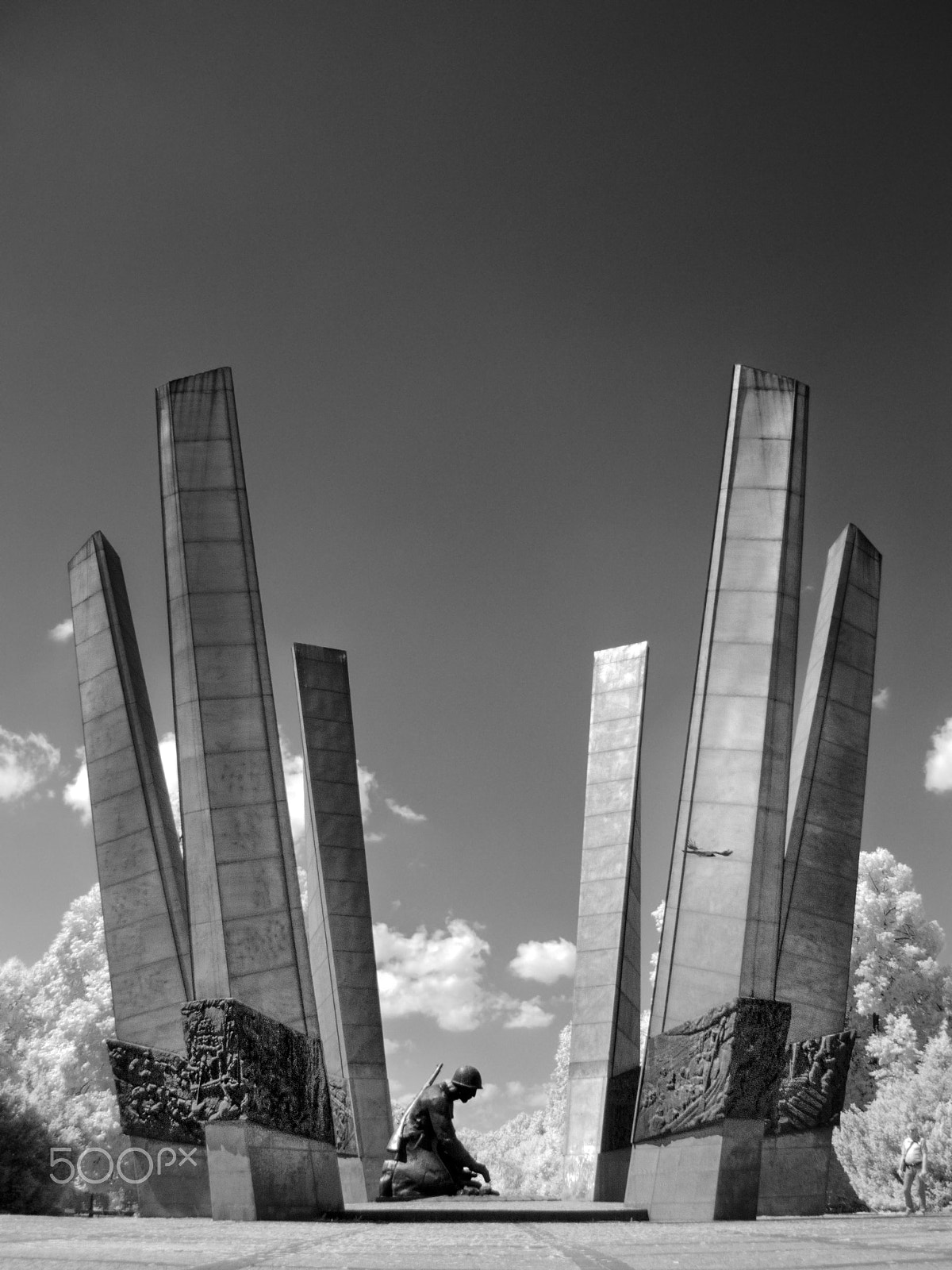 Olympus SP320 sample photo. Glory to sappers monument in warsaw photography