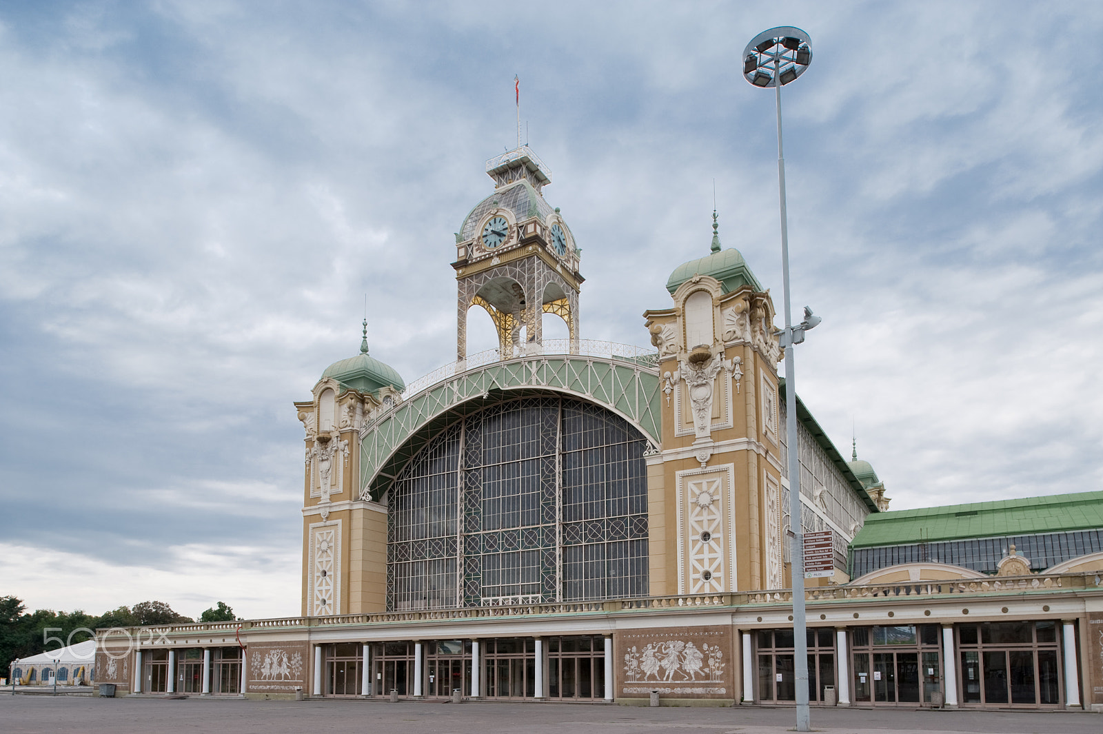 Nikon D700 + Nikon PC-E Nikkor 24mm F3.5D ED Tilt-Shift sample photo. Prague exhibition hall photography