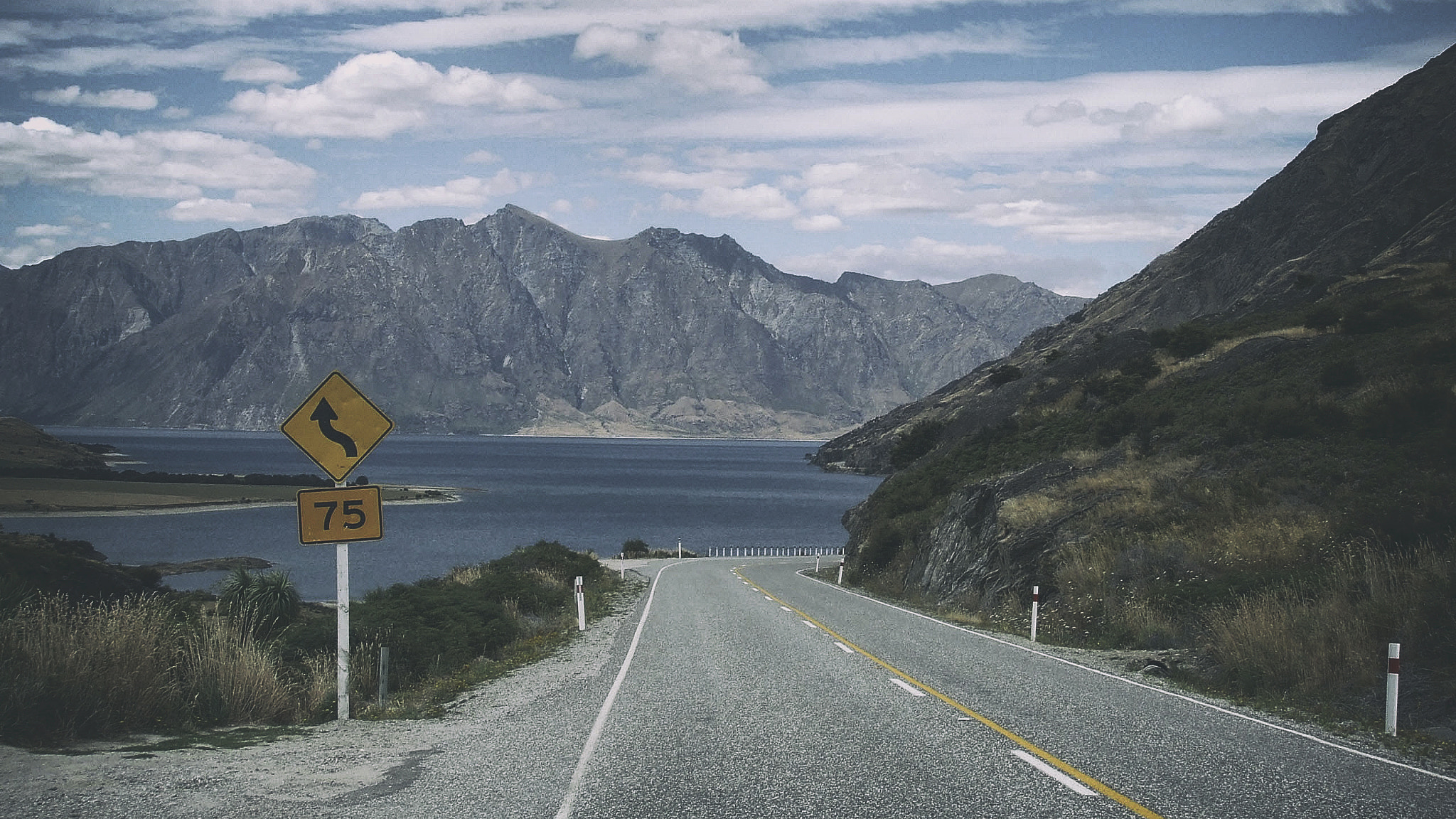 Fujifilm FinePix Z3 sample photo. New zealand lake wanaka photography