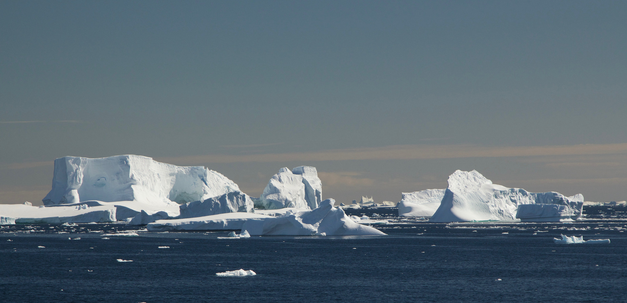 Canon EOS 650D (EOS Rebel T4i / EOS Kiss X6i) + Canon EF 24-105mm F4L IS USM sample photo. Antarctic summer photography