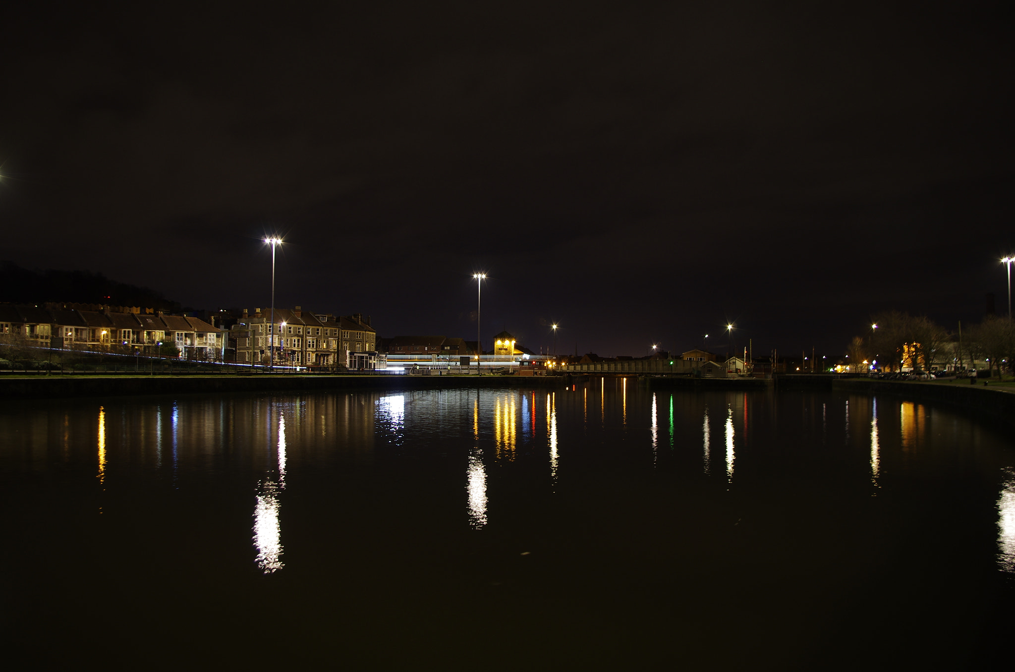 Pentax smc DA 18-55mm F3.5-5.6 AL WR sample photo. Long exsposure night shot photography