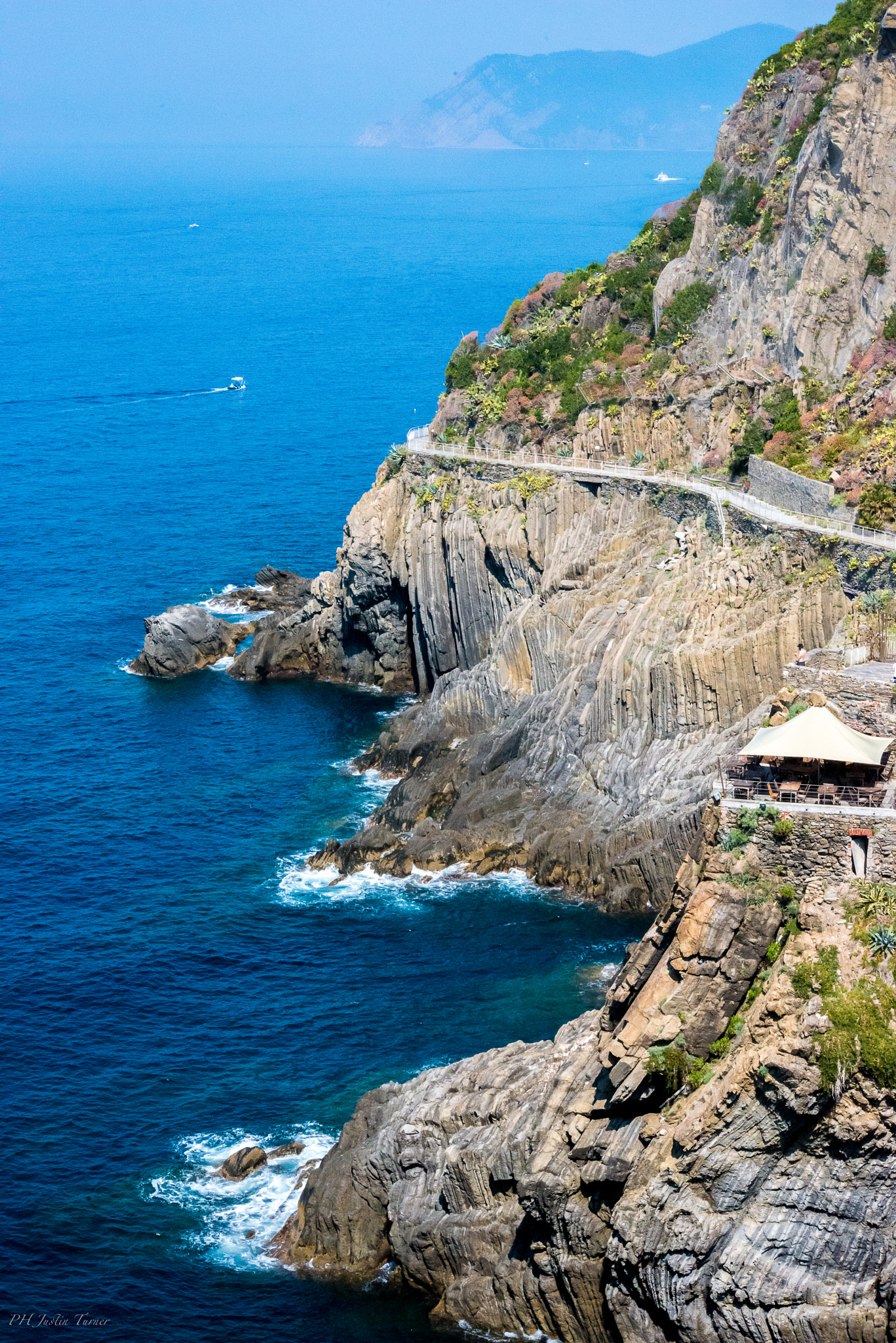 Sigma 70-300mm F4-5.6 APO DG Macro sample photo. Cinque terre, italy photography