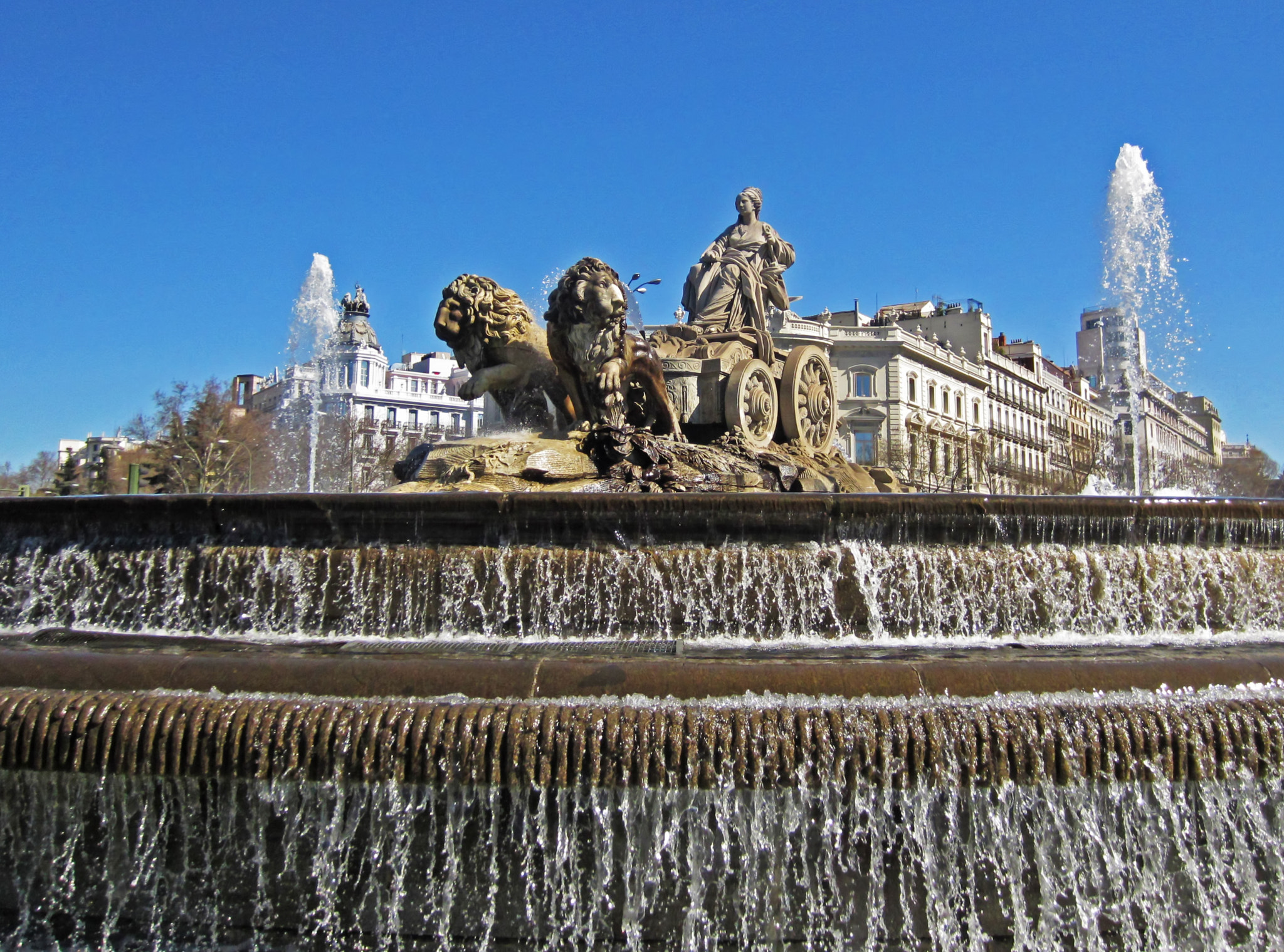 Canon PowerShot ELPH 300 HS (IXUS 220 HS / IXY 410F) sample photo. Cibeles photography