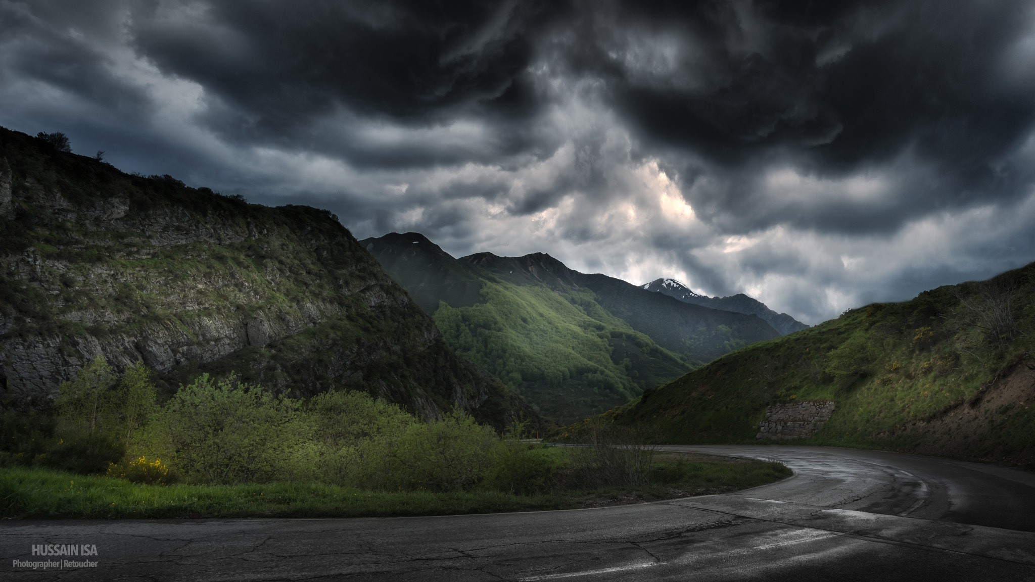 Nikon D810 + Nikon AF-S Nikkor 18-35mm F3.5-4.5G ED sample photo. Somiedo under storm photography