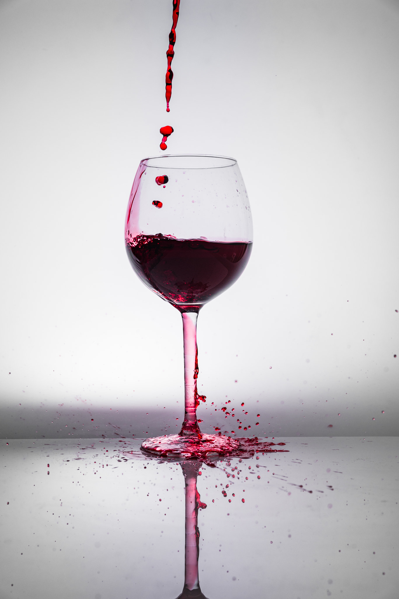 Nikon D750 + Sigma 24-105mm F4 DG OS HSM Art sample photo. Wine droplets photography
