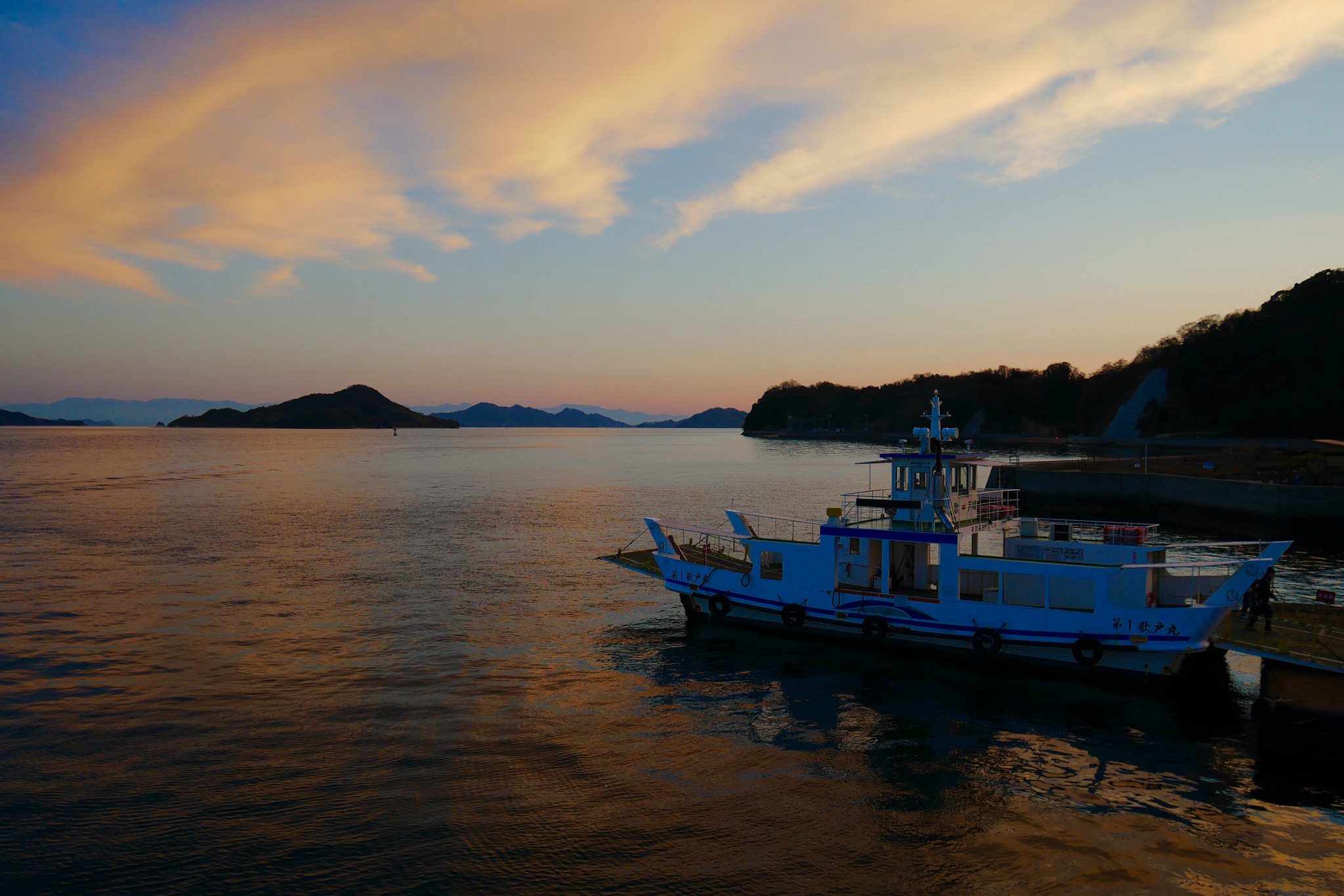 Panasonic Lumix DMC-GX85 (Lumix DMC-GX80 / Lumix DMC-GX7 Mark II) + Panasonic Lumix G Vario HD 12-32mm F3.5-5.6 Mega OIS sample photo. 歌港 uta port photography