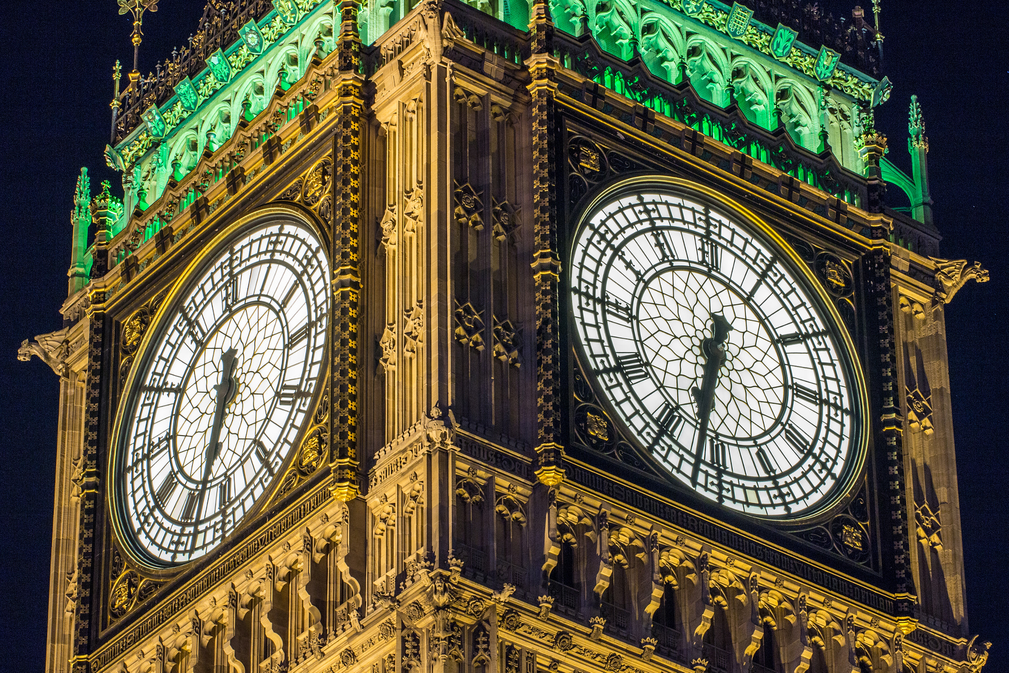 Canon EF 100mm F2.8L Macro IS USM sample photo. A piece of big ben photography