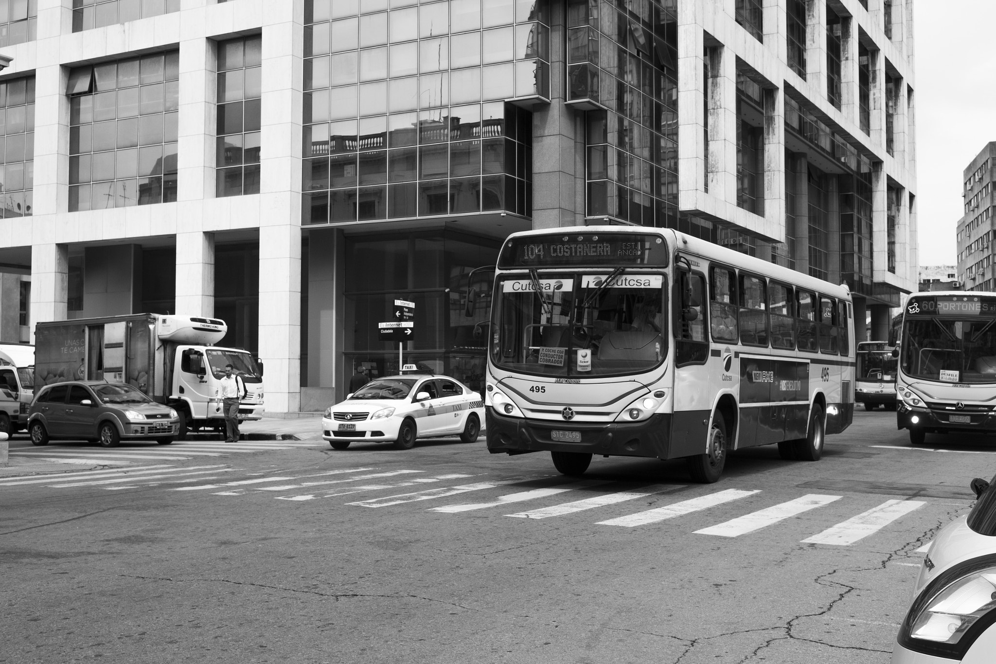 Fujifilm X-T10 + Fujifilm XF 27mm F2.8 sample photo. Montevideu photography